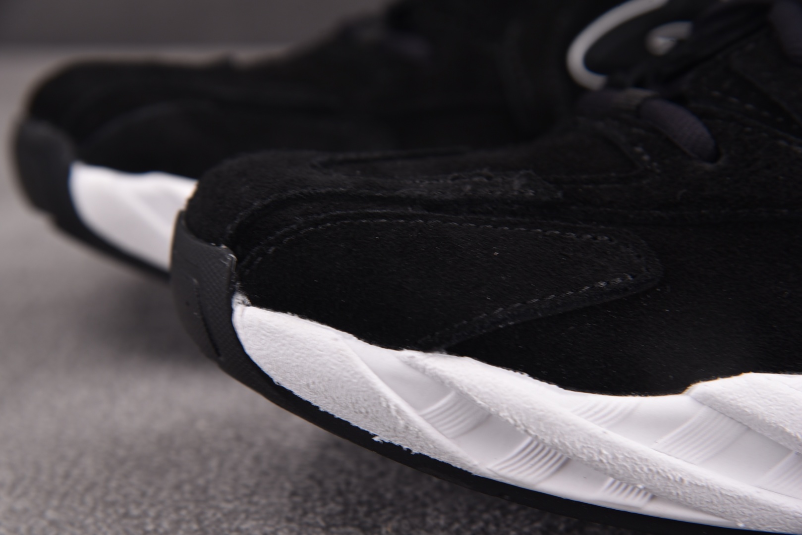 巴黎 尺码36-45

纯原版出品-Balenciaga Monday Black White 黑白 Y