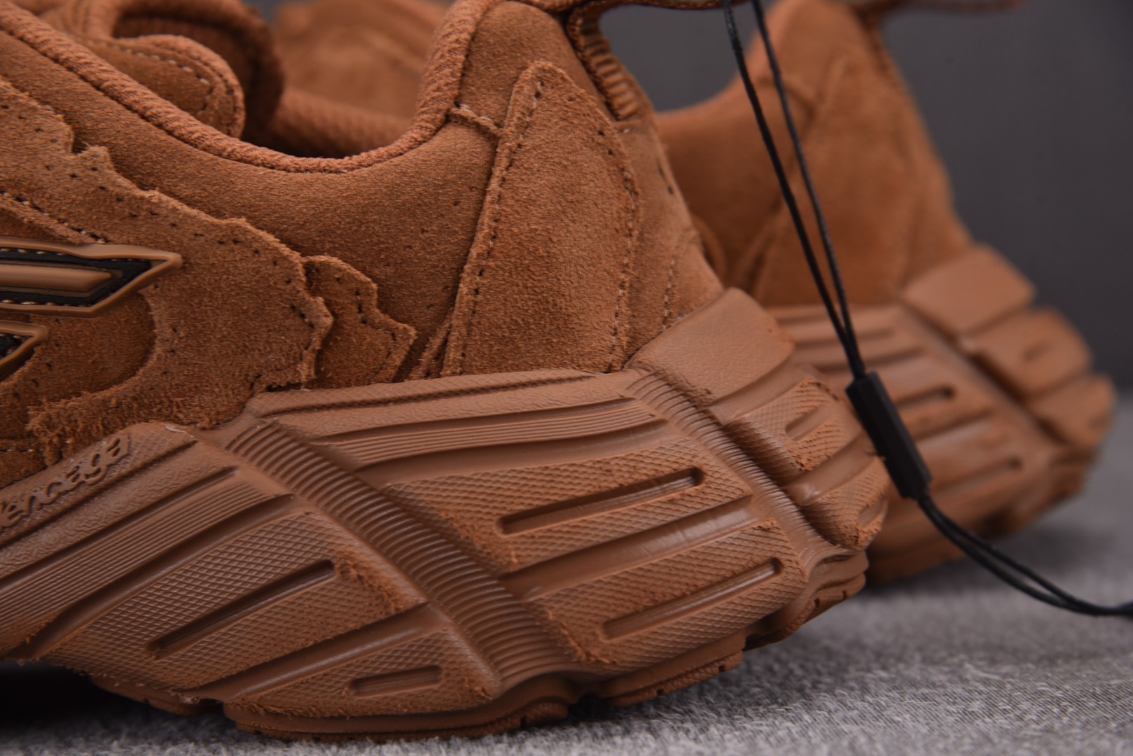 巴黎 尺码36-45

纯原版出品-Balenciaga Monday Full Brown 全棕 YZ