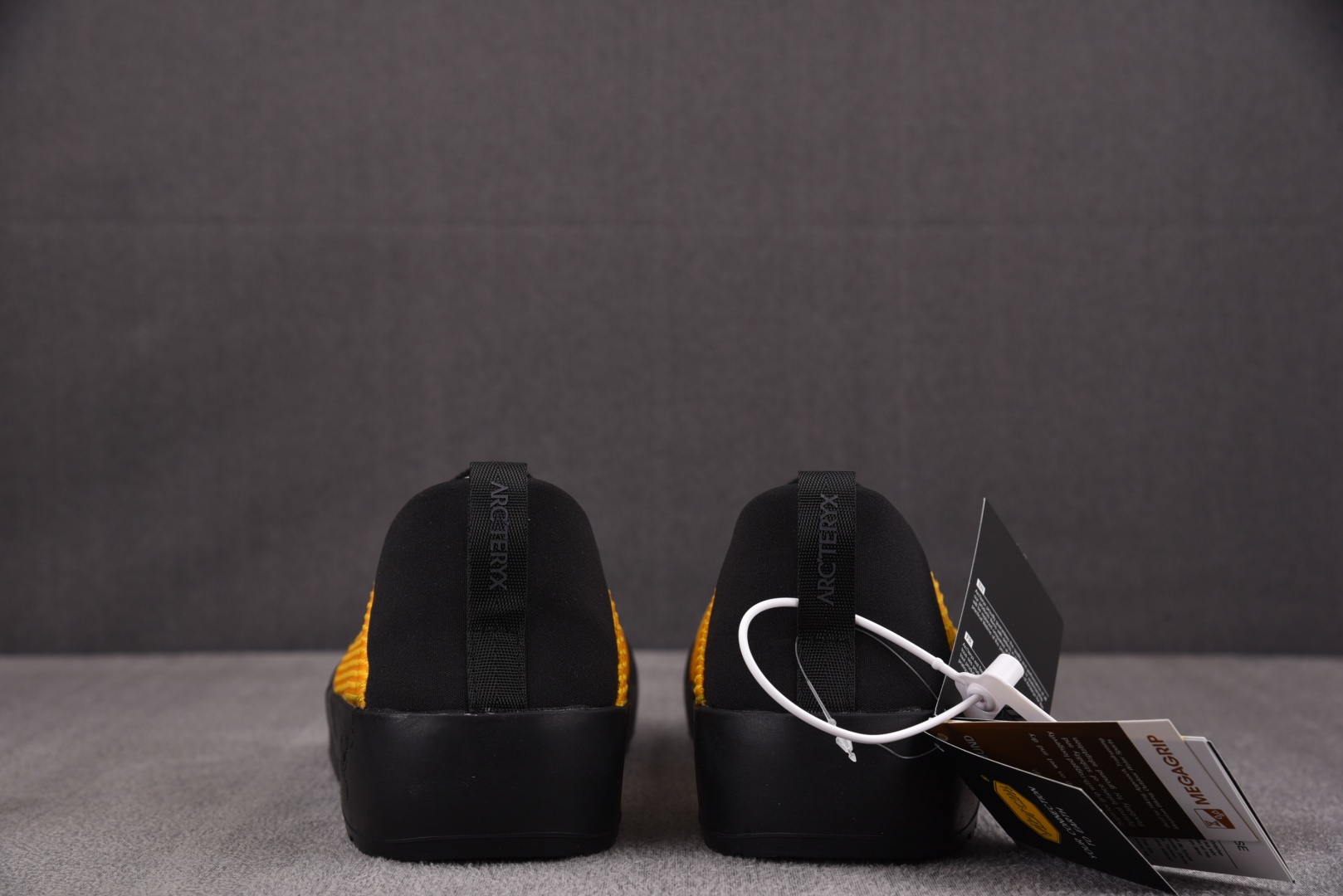 始祖鸟 尺码39-45

纯原出品-ArcTeryx  kragg 始祖鸟新款一脚蹬两穿休闲鞋户外运动鞋