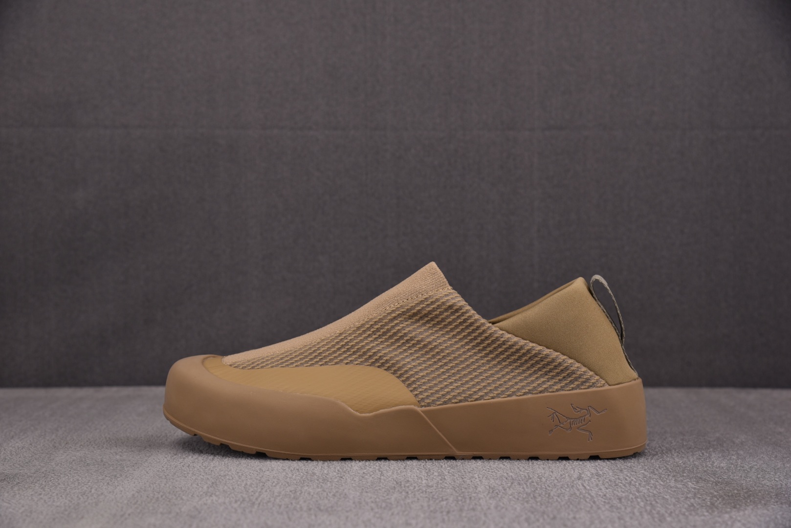 始祖鸟 尺码39-45

纯原出品-ArcTeryx  kragg 始祖鸟新款一脚蹬两穿休闲鞋户外运动鞋