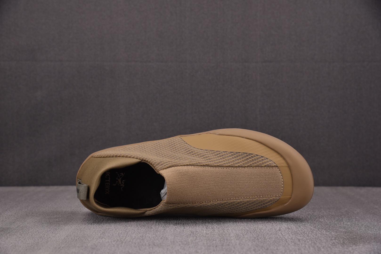 始祖鸟 尺码39-45

纯原出品-ArcTeryx  kragg 始祖鸟新款一脚蹬两穿休闲鞋户外运动鞋