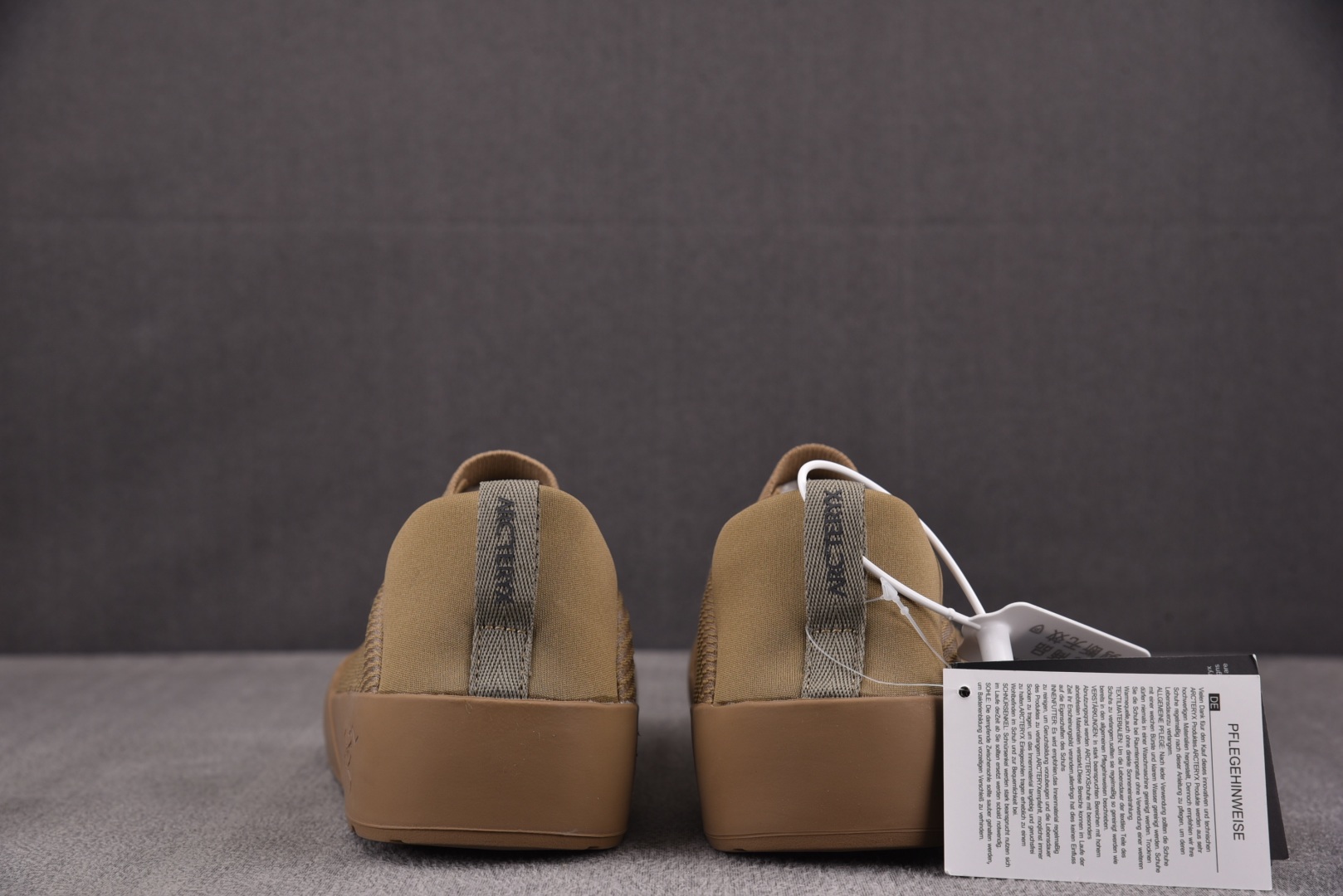 始祖鸟 尺码39-45

纯原出品-ArcTeryx  kragg 始祖鸟新款一脚蹬两穿休闲鞋户外运动鞋