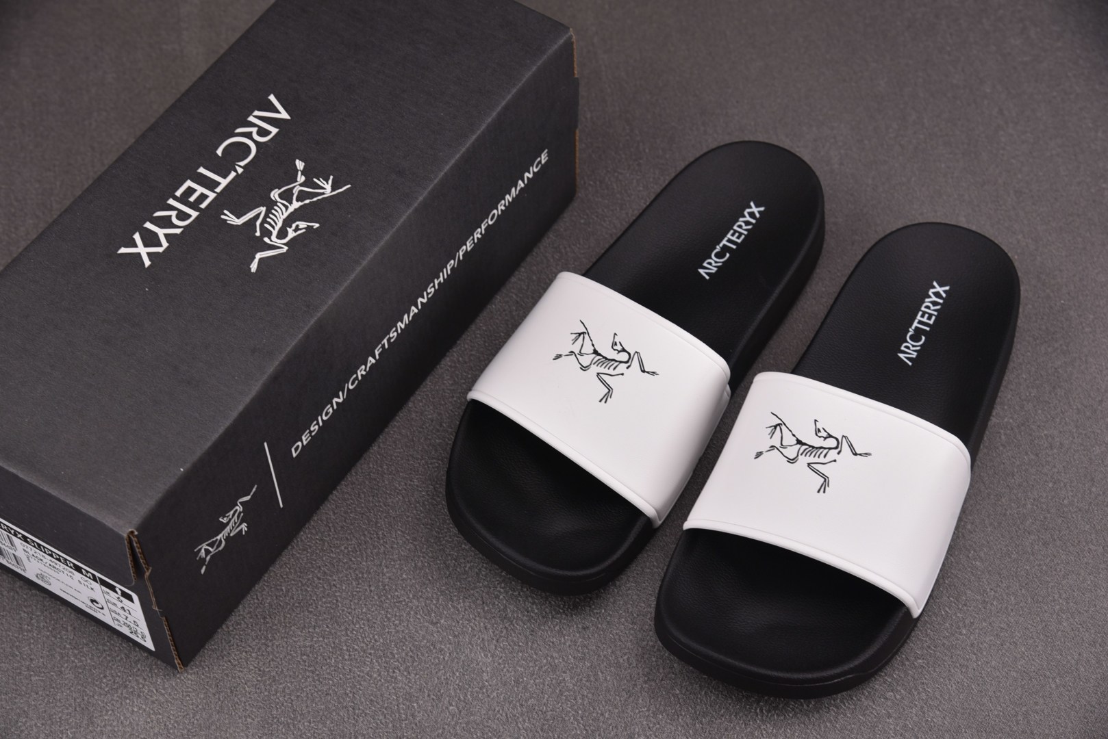 始祖鸟 尺码39-45

纯原出品-Arctery x SYLAN 始祖鸟舒适防滑防磨一字拖鞋 YZ02