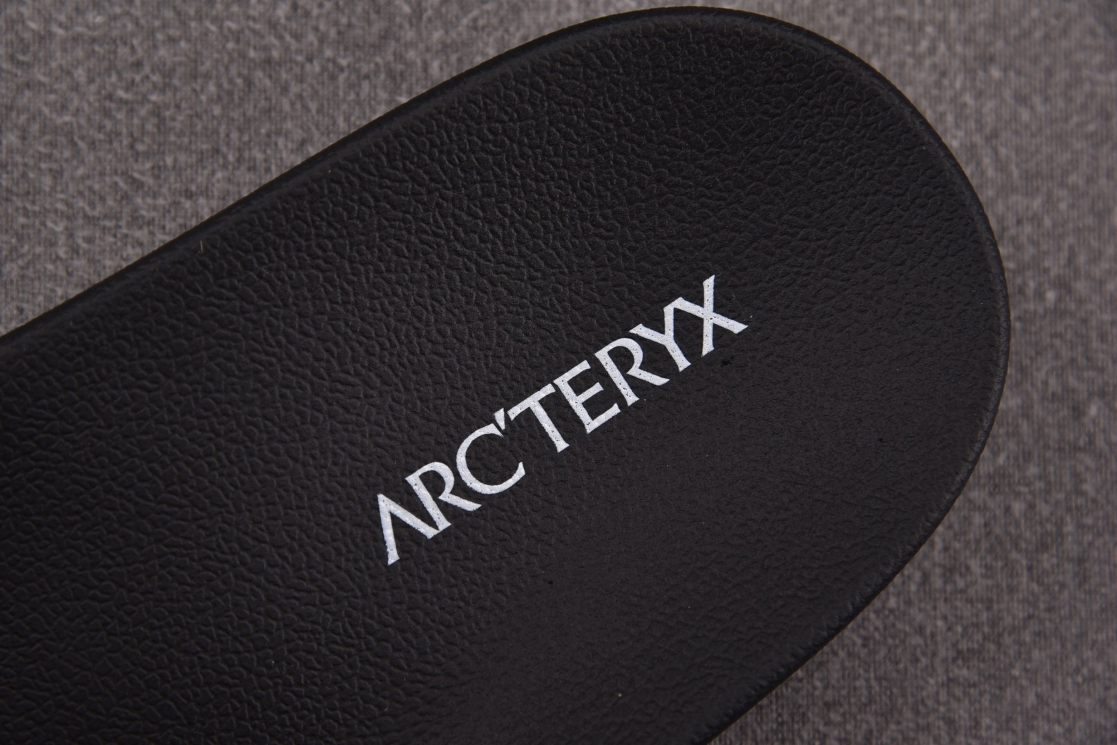 始祖鸟 尺码39-45

纯原出品-Arctery x SYLAN 始祖鸟舒适防滑防磨一字拖鞋 YZ02
