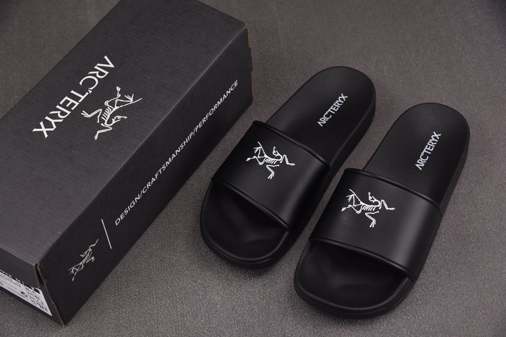始祖鸟 尺码39-45

纯原出品-Arctery x SYLAN 始祖鸟舒适防滑防磨一字拖鞋 YZ02