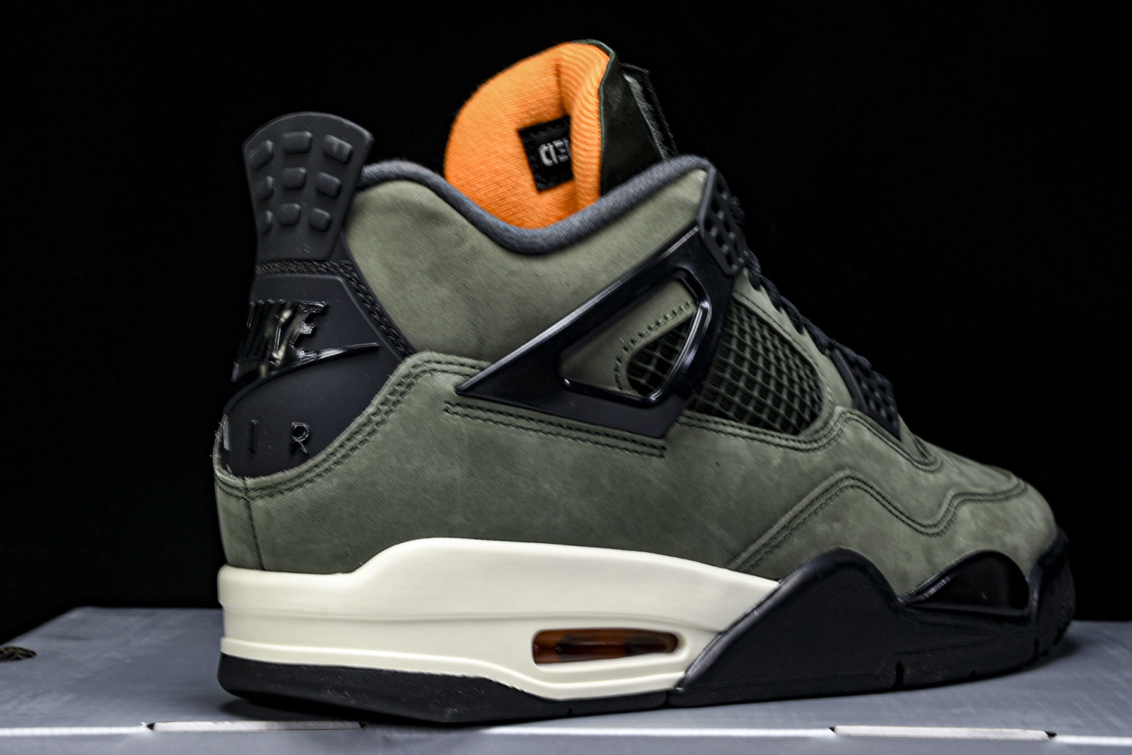 AJ4 军绿 尺码40-48.5

纯原出品-Air Jordan 4 Retro OG SP Unde