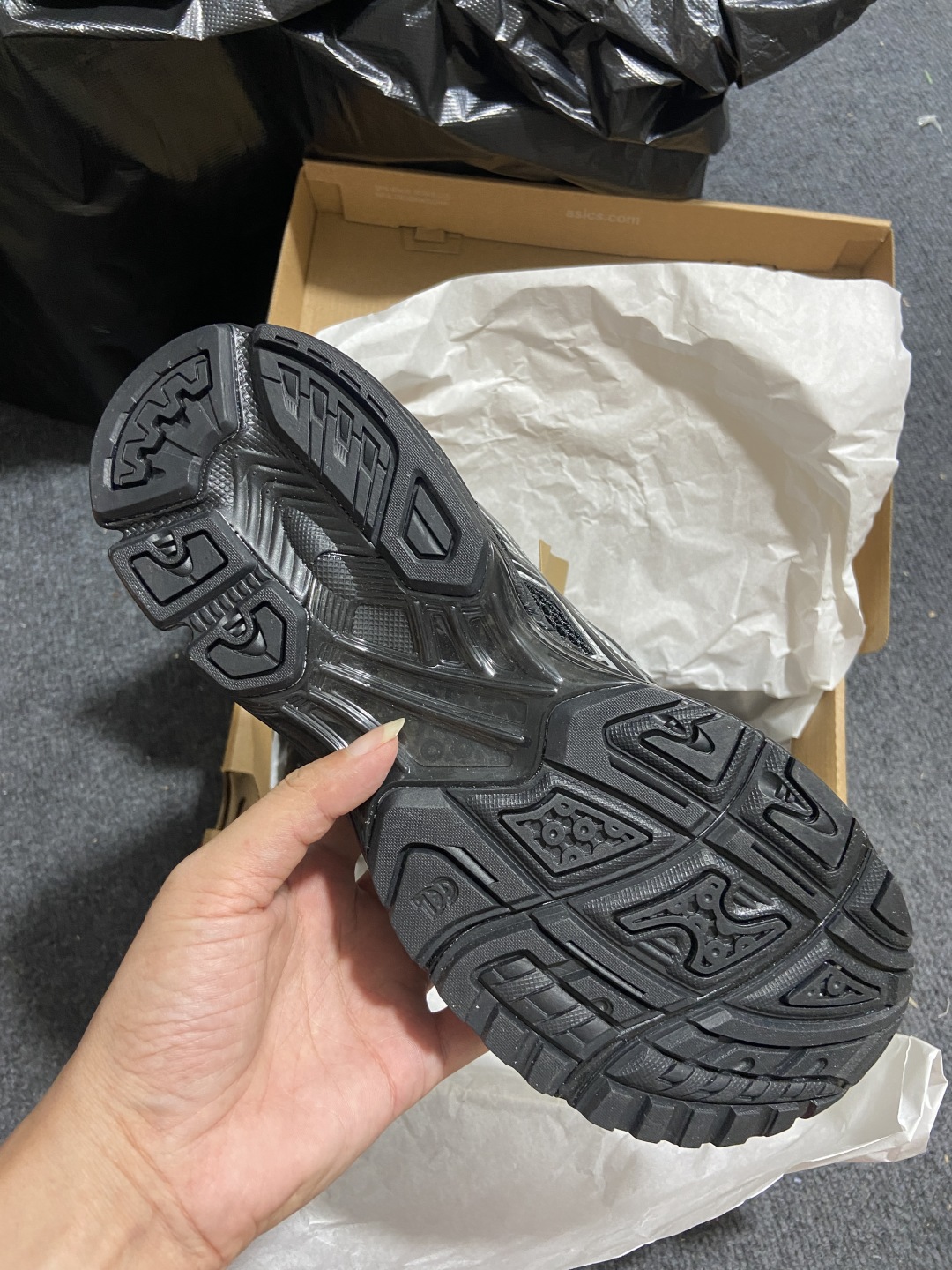 Asics 尺码36-47

纯原版出品-Asics Gel Kayano 14 Black Pure 