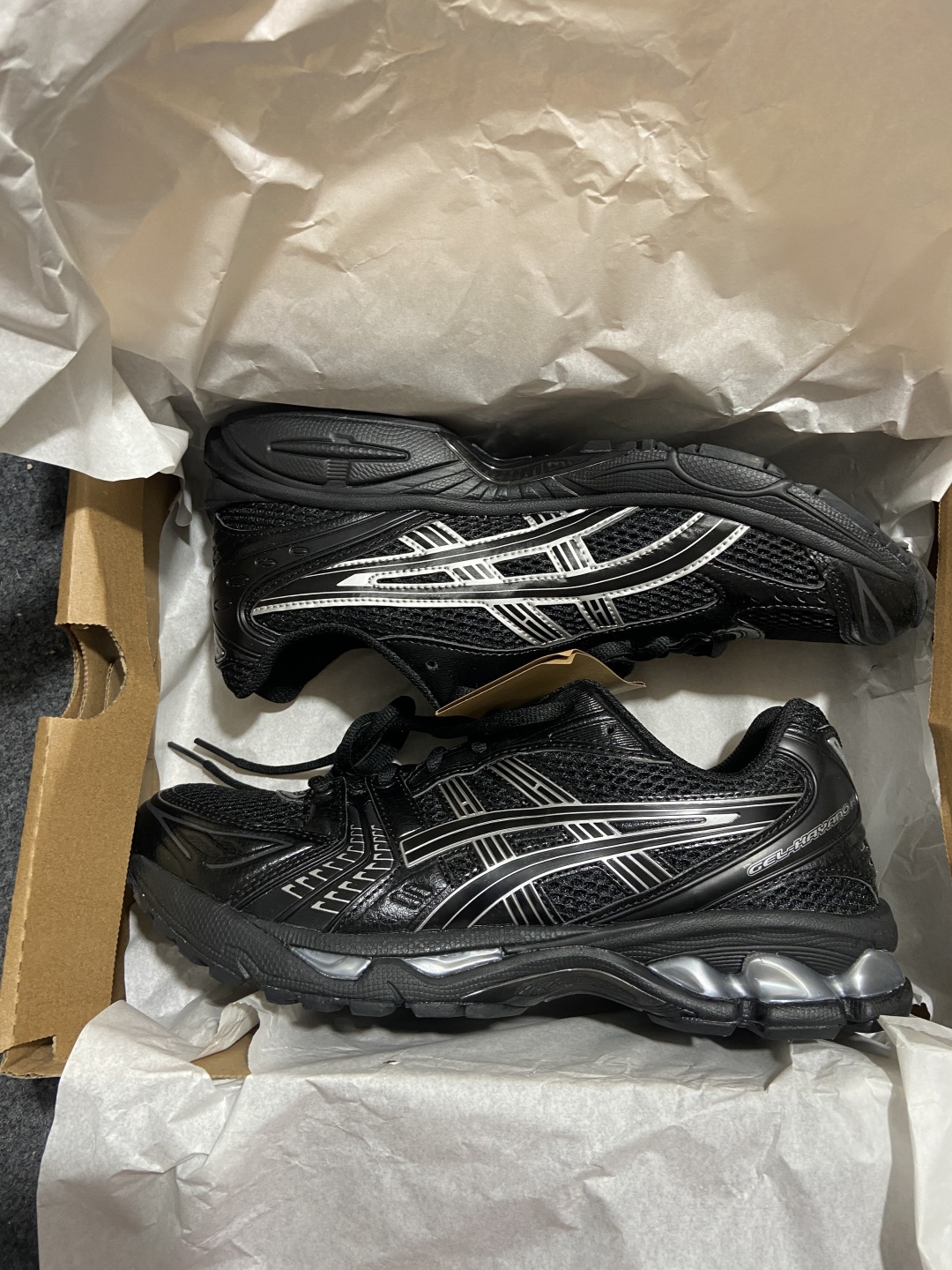 Asics 尺码36-47

纯原版出品-Asics Gel Kayano 14 Black Pure 