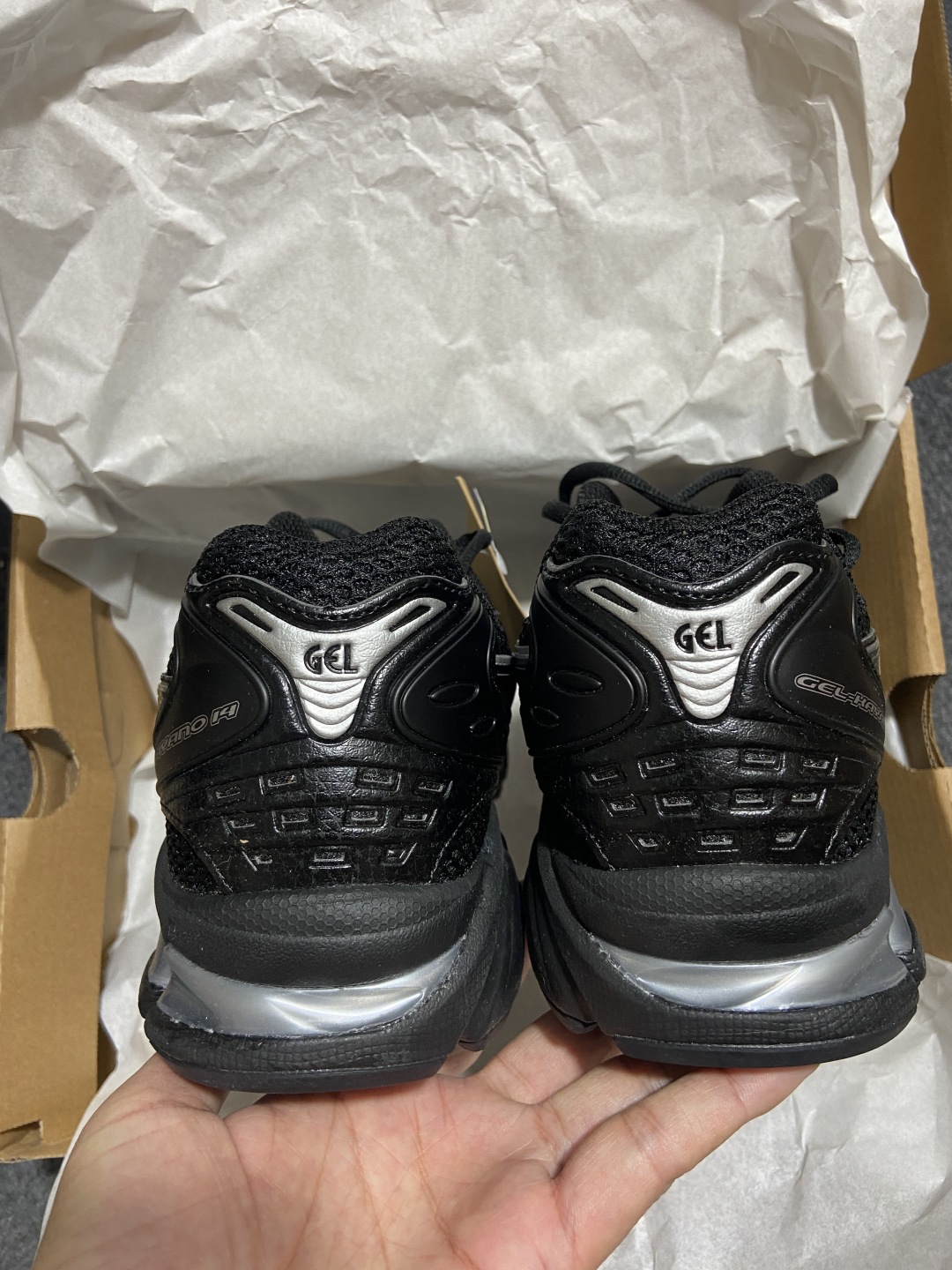 Asics 尺码36-47

纯原版出品-Asics Gel Kayano 14 Black Pure 