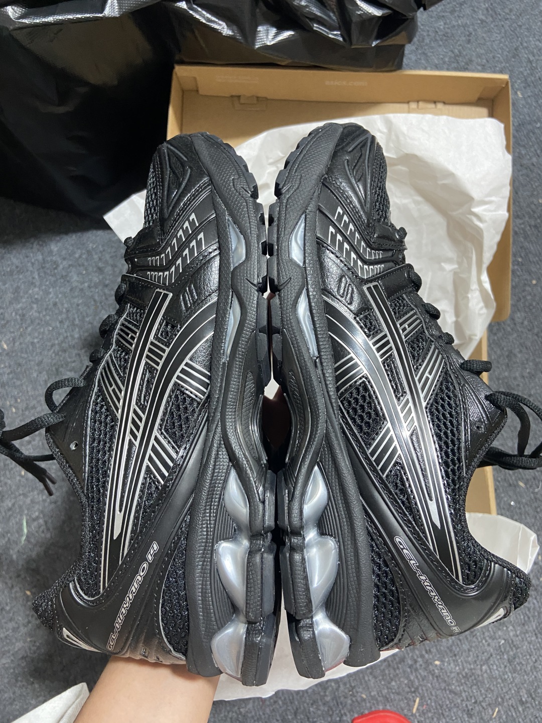 Asics 尺码36-47

纯原版出品-Asics Gel Kayano 14 Black Pure 