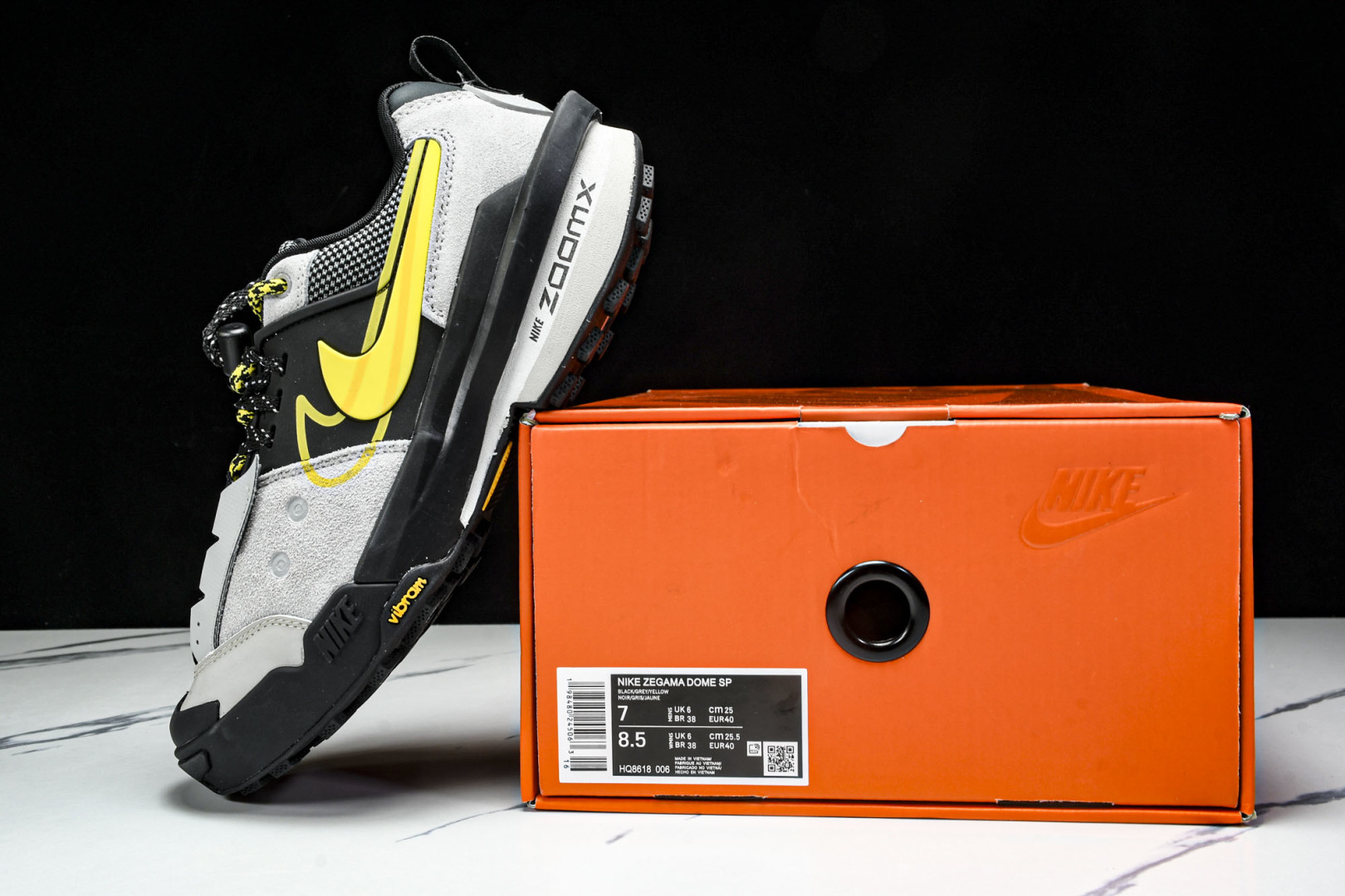 
Sacai x Nike Zegamadome SP 联名款 机能风低帮生活休闲鞋 HQ8618-00