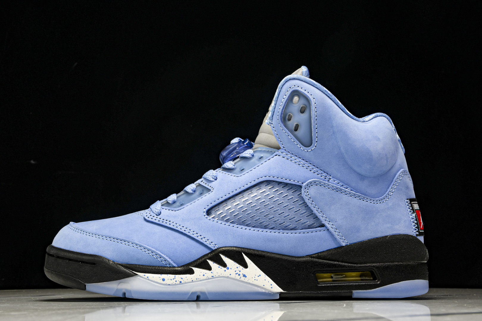 AJ5蓝 尺码40-47.5

纯原版出品-Air Jordan 5 Retro University 