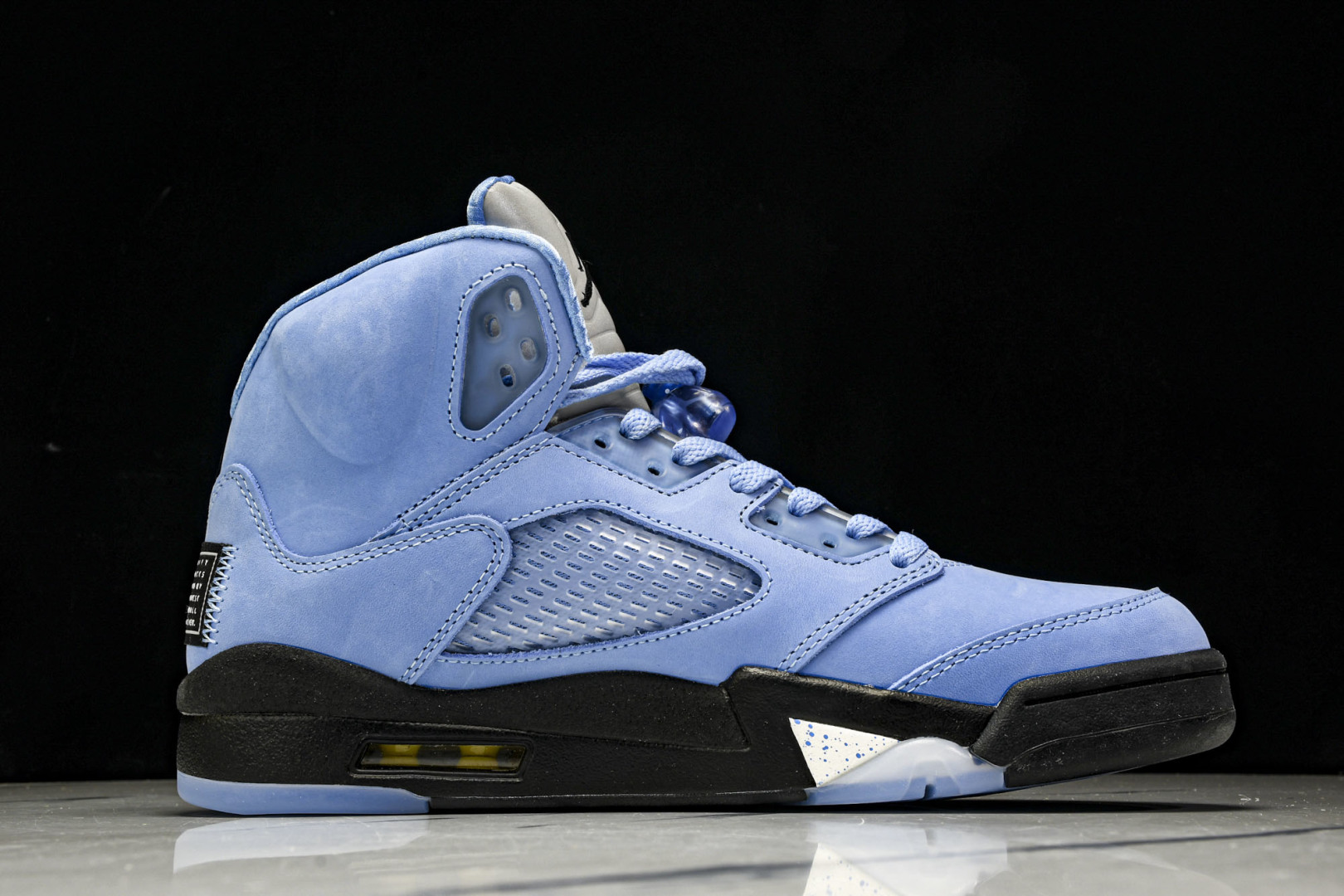 AJ5蓝 尺码40-47.5

纯原版出品-Air Jordan 5 Retro University 