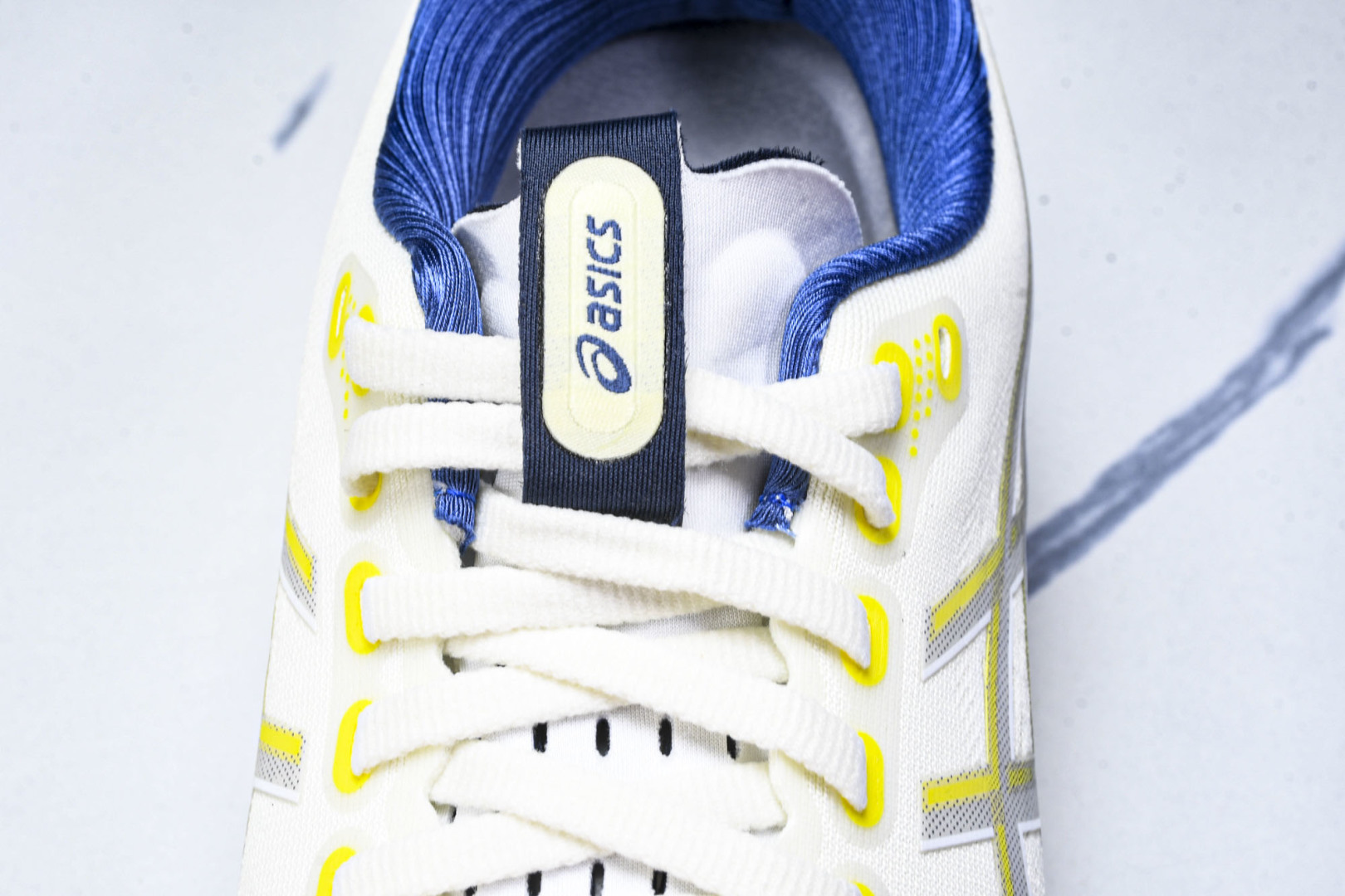   Asics Gel-Kayano 32代 运动休闲透气专业跑鞋 1012B829-012 尺寸 36