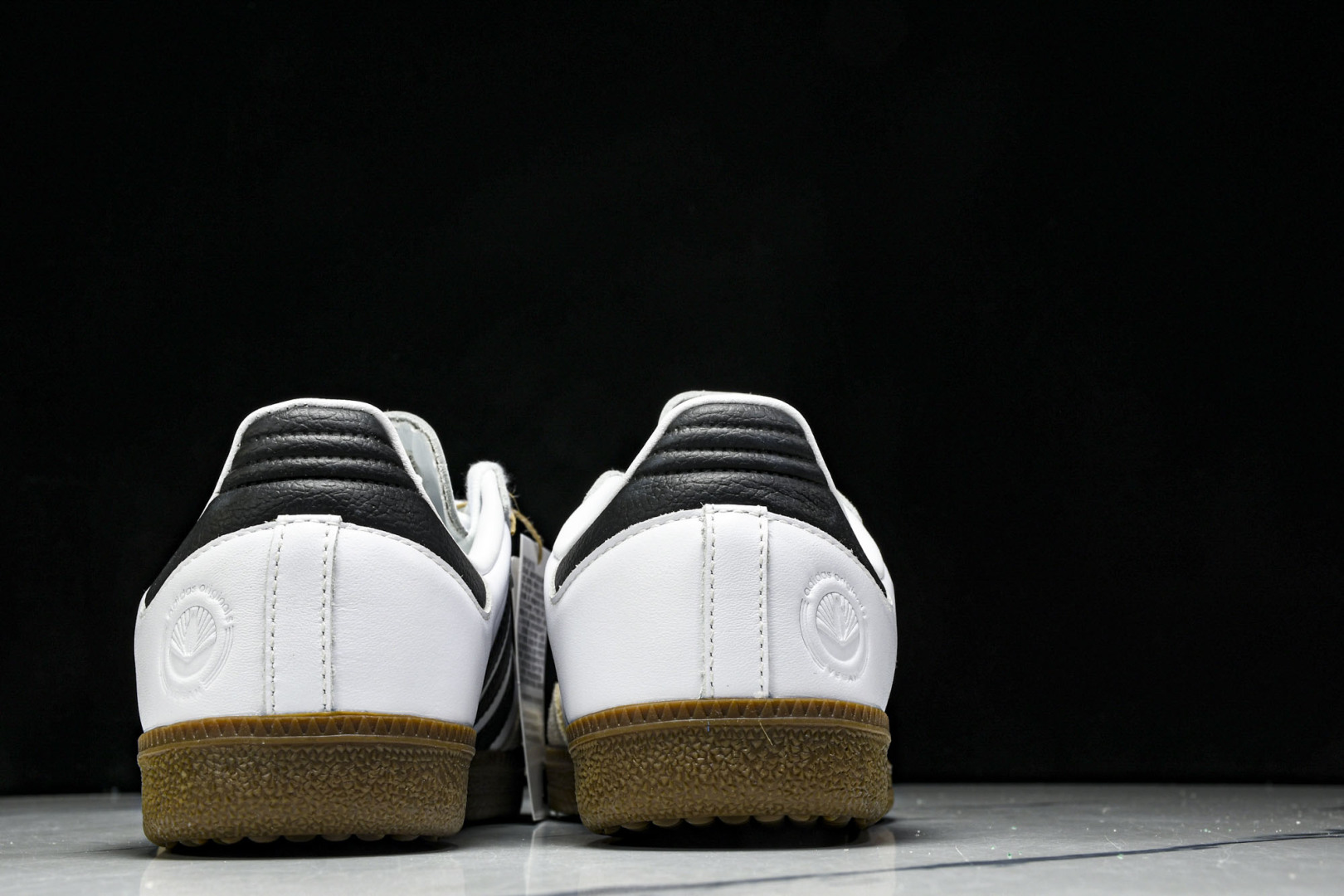  AD Originals 德训 三叶草 SAMBA VEGAN 男女休闲板鞋 FW2427 尺寸 36