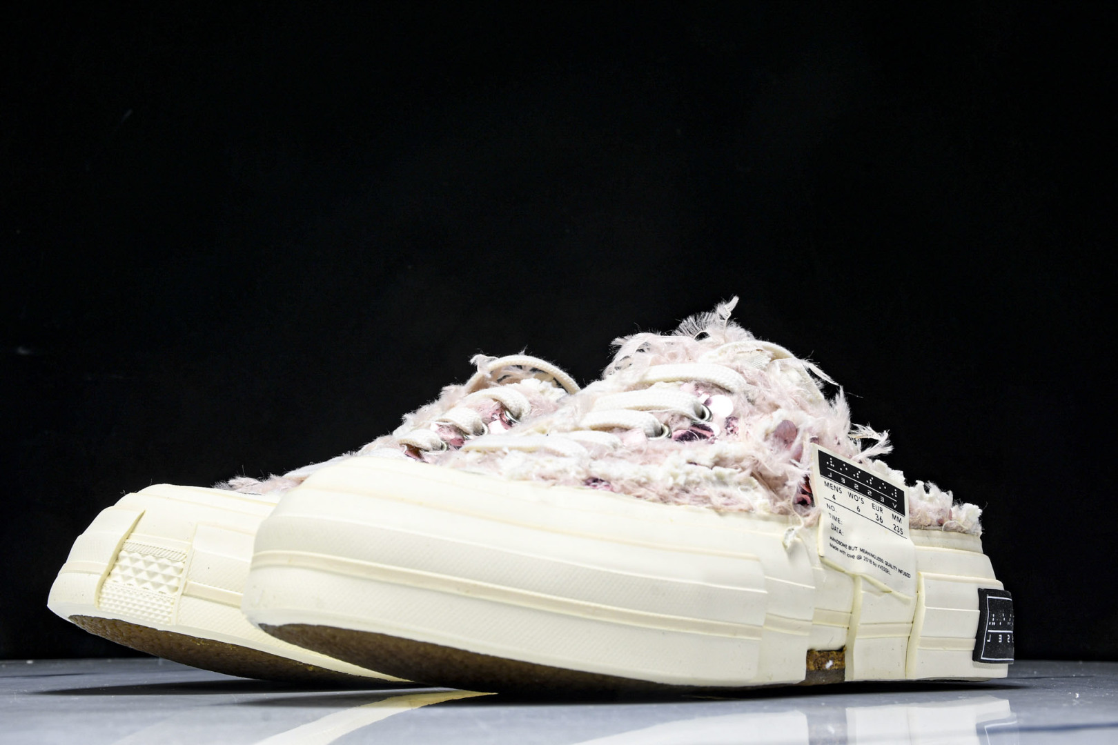 吴建豪 尺码35-45

纯原版出品-xVESSEL 天鹅之吻 长毛绒亮片 防滑耐磨轻便 低帮 帆布鞋 