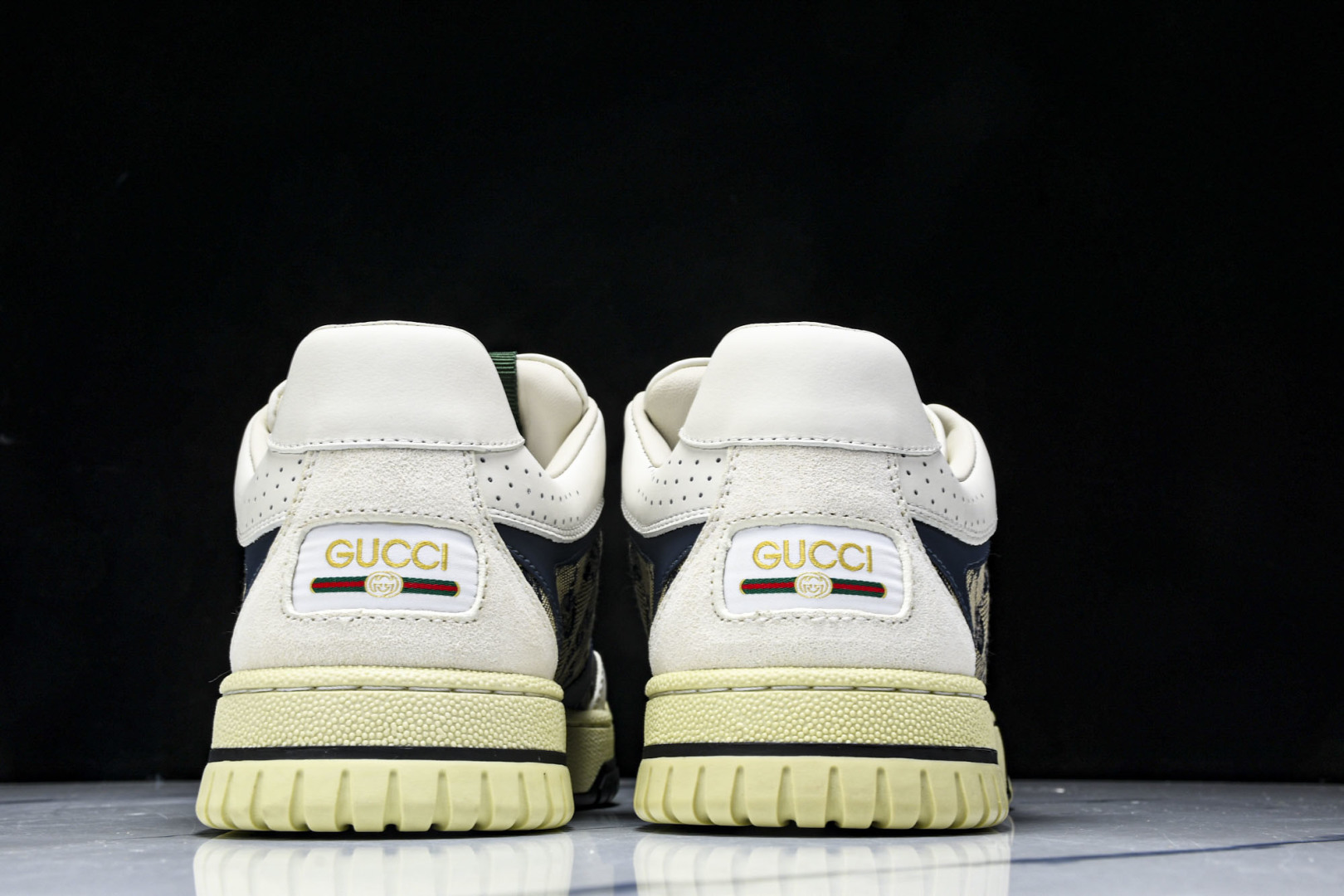 古驰 尺码39-45

纯原版出品-Gucci 古驰 拼接皮革压花粒面纹理低帮运动鞋板鞋男款  YZ02