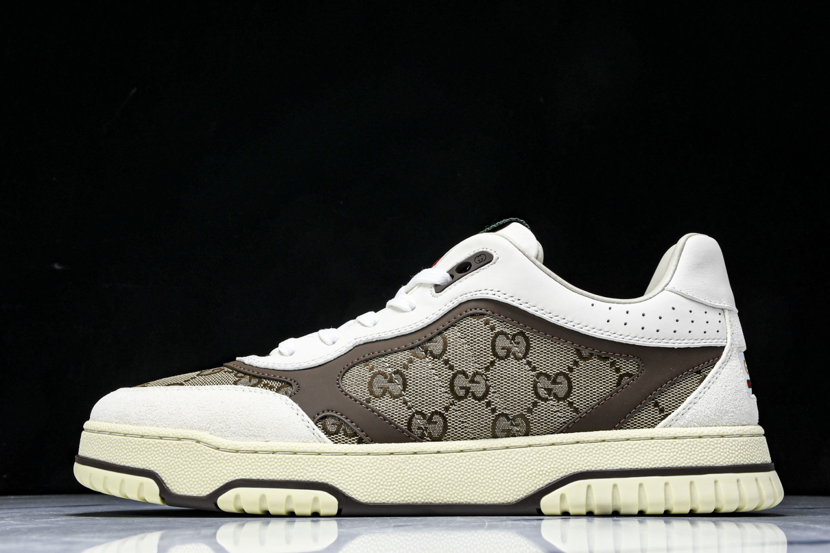 古驰 尺码39-45

纯原版出品-古驰Gucci Re-Web Leather Sneakers 系列