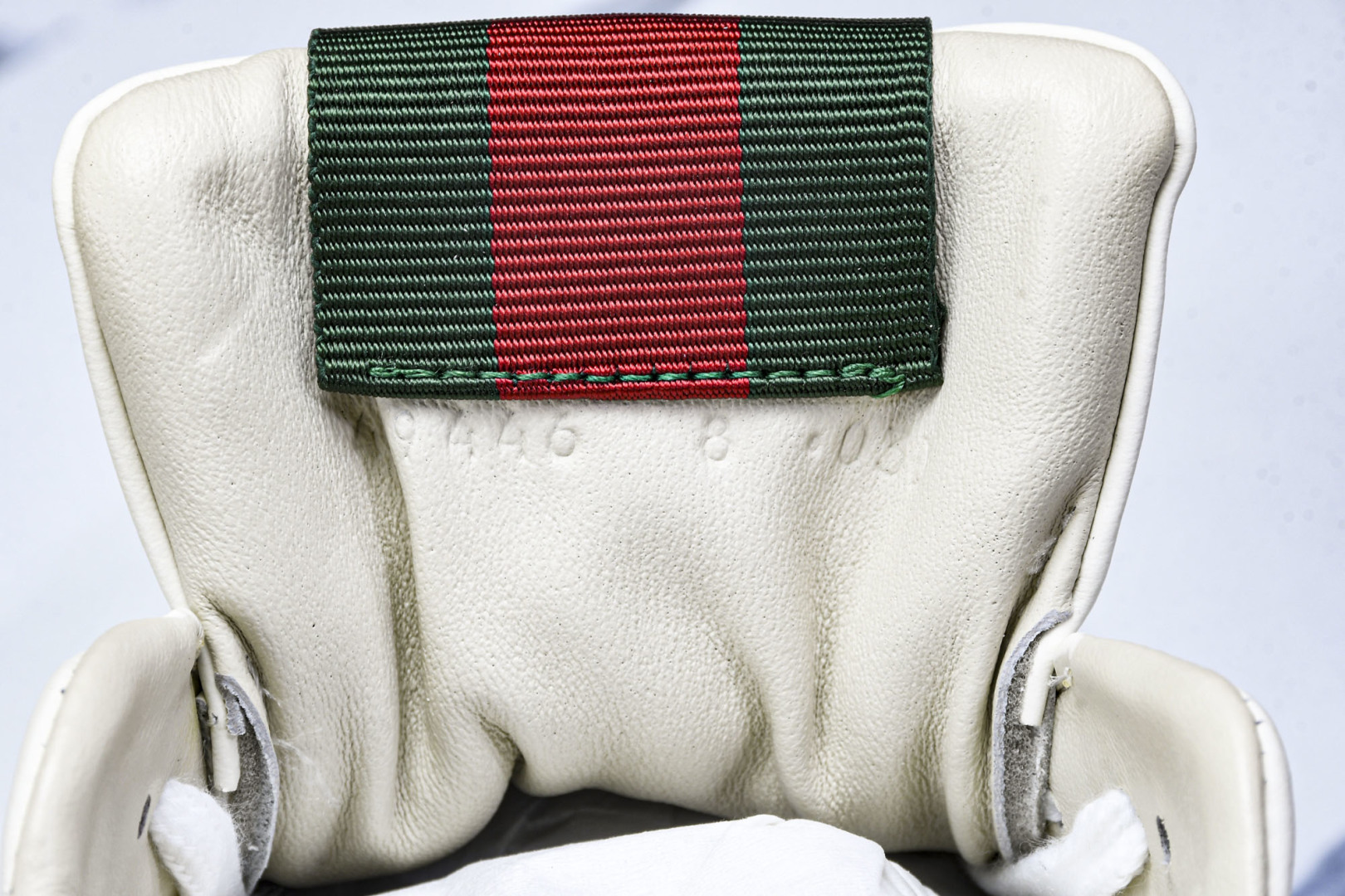 古驰 尺码39-45

纯原版出品-古驰Gucci Re-Web Leather Sneakers 系列