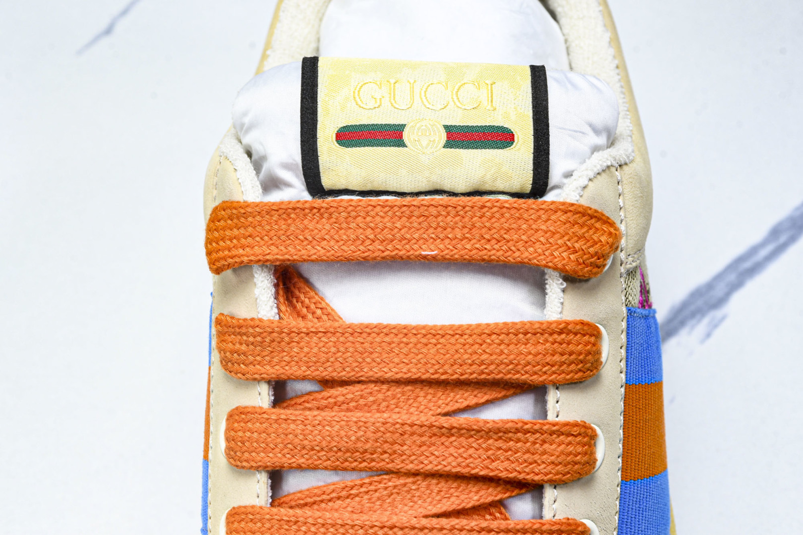 古驰 尺码39-45

纯原版出品-GUCCI古驰Ace系列男士刺绣小白鞋运动鞋  YZ022
尺码：3