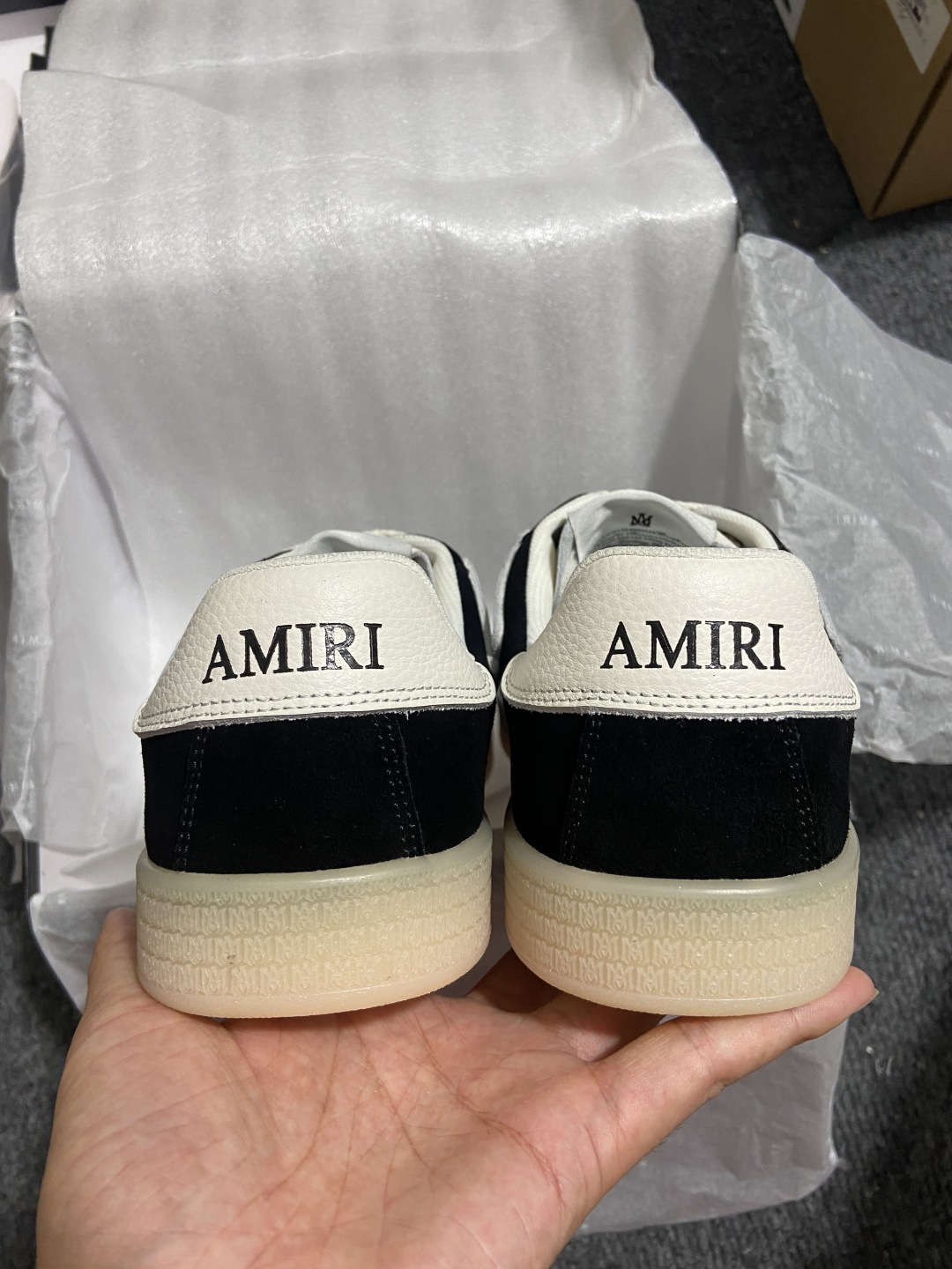 
【莞产 骨头鞋】AMIRI 牛剖层革牛皮革 圆头系带 低帮 板鞋 男女同款 白黑撞色
尺码35 36 