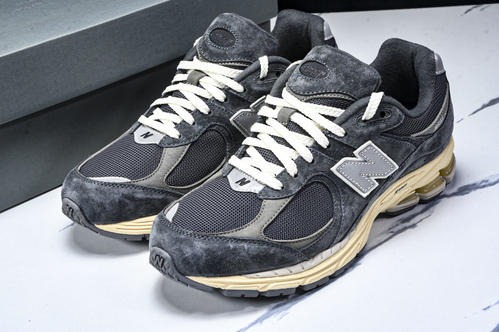  纯原 New Balance NB 2002R 灰碳色  M2002RHO 尺码 36 37 37.5