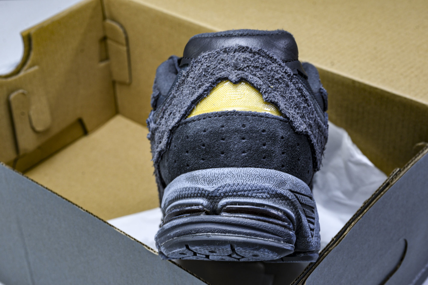  纯原 New Balance NB 2002R 深灰色 M2002RDB 尺码 36 37 37.5 