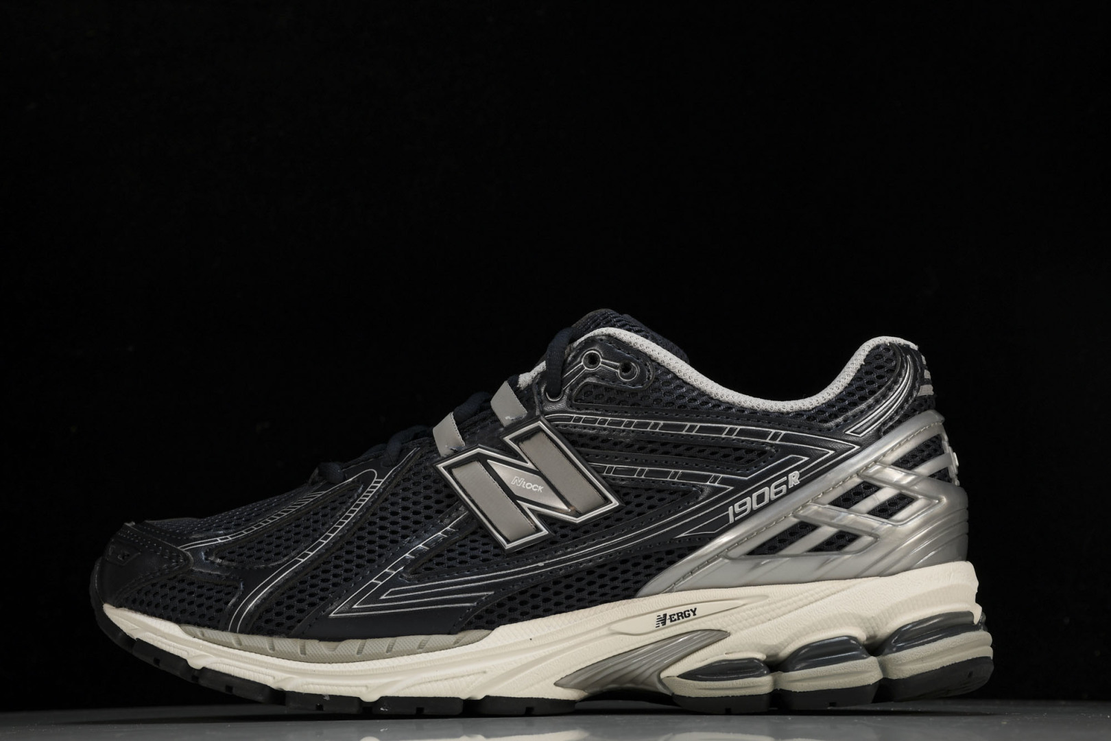  New Balance 1906系列复古老爹风休闲运动慢跑鞋 M1906RCA 尺码 36 37 37