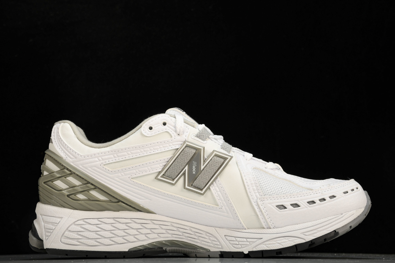  New Balance 1906系列复古老爹风休闲运动慢跑鞋 M1906RE 尺码 36 37 37.