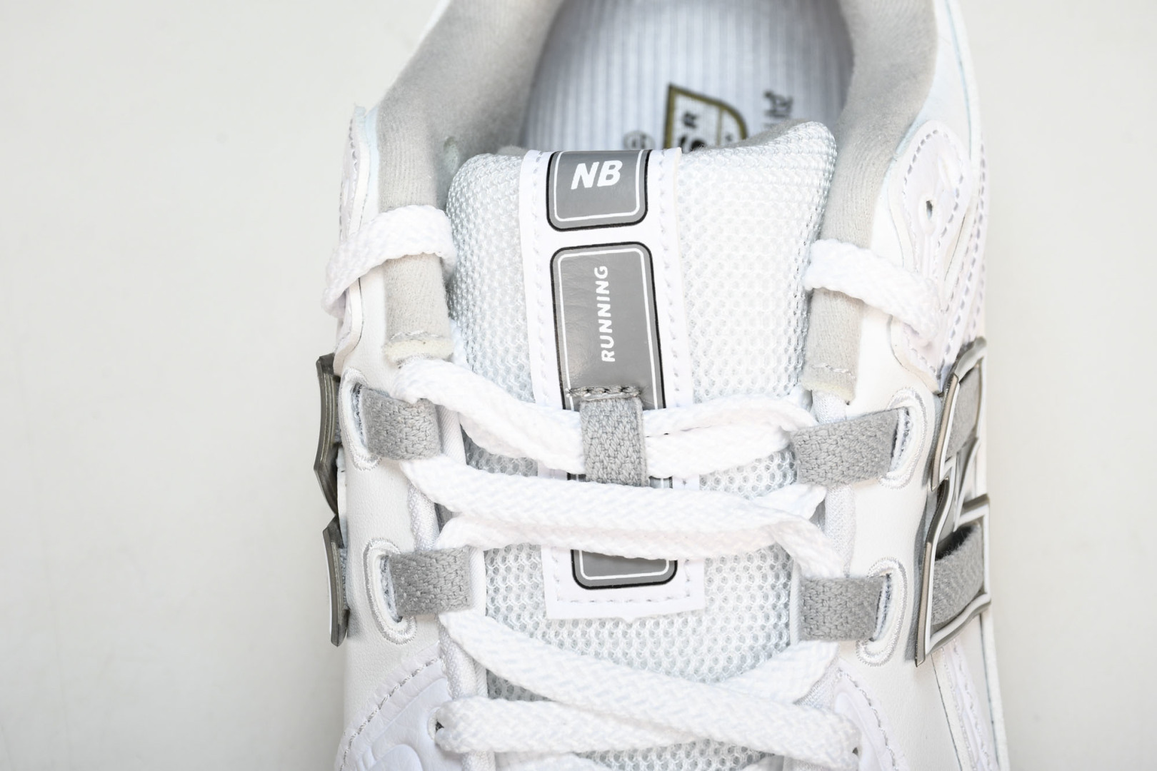 New Balance 1906系列复古老爹风休闲运动慢跑鞋 M1906RE 尺码 36 37 37.