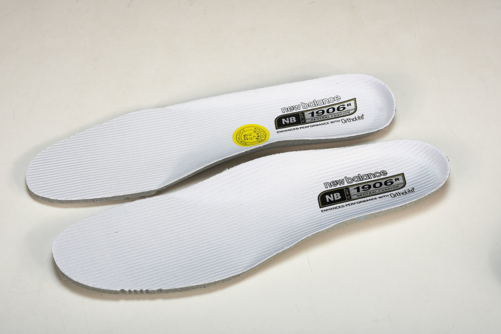  New Balance 1906系列复古老爹风休闲运动慢跑鞋 M1906RE 尺码 36 37 37.