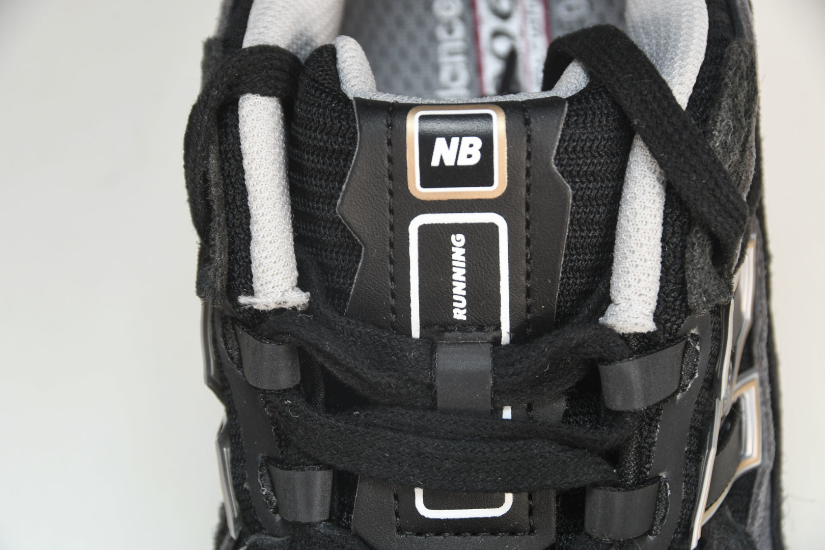  New Balance 1906系列复古老爹风休闲运动慢跑鞋 M1906RK 尺码 36 37 37.