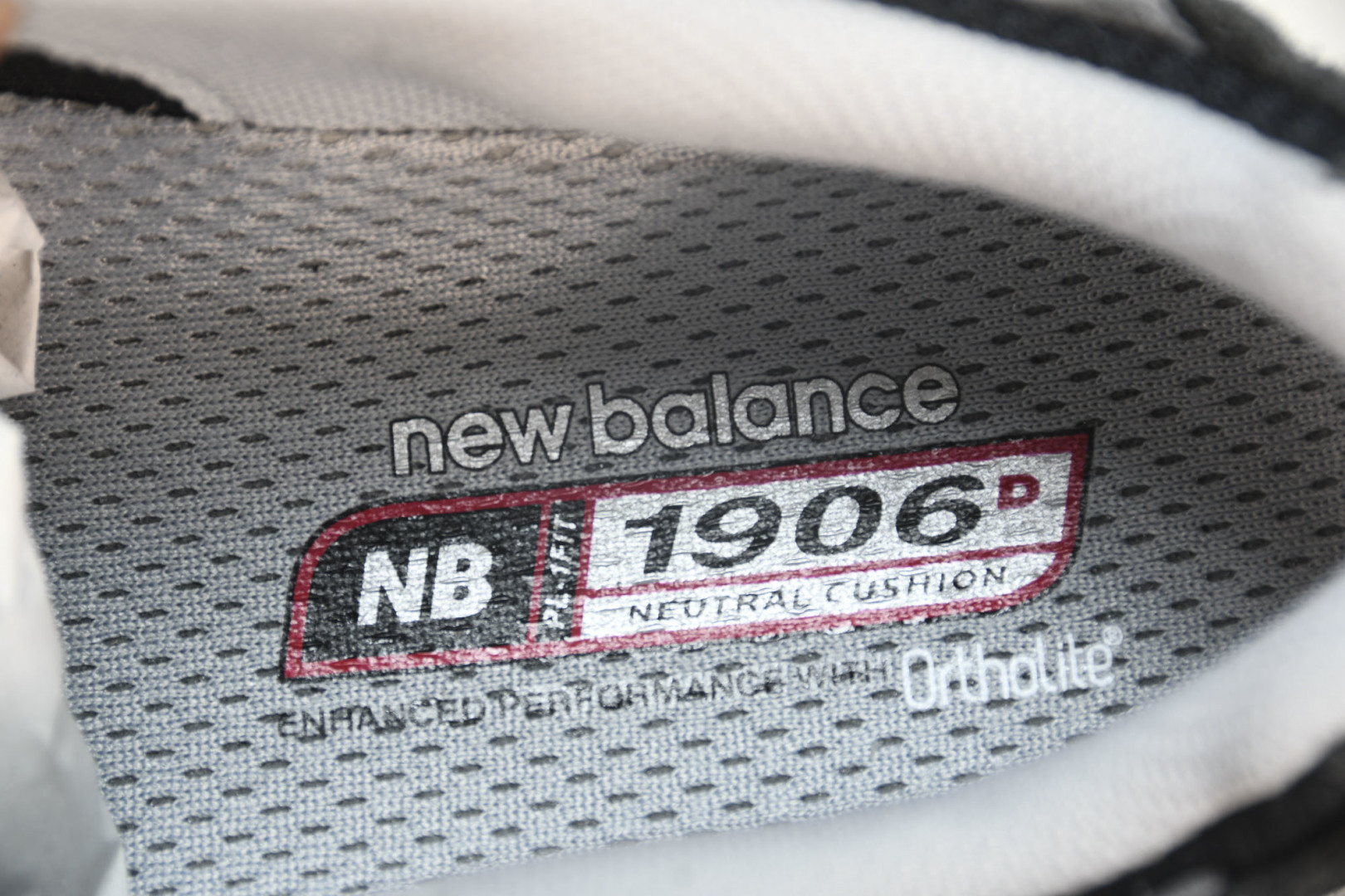  New Balance 1906系列复古老爹风休闲运动慢跑鞋 M1906RK 尺码 36 37 37.