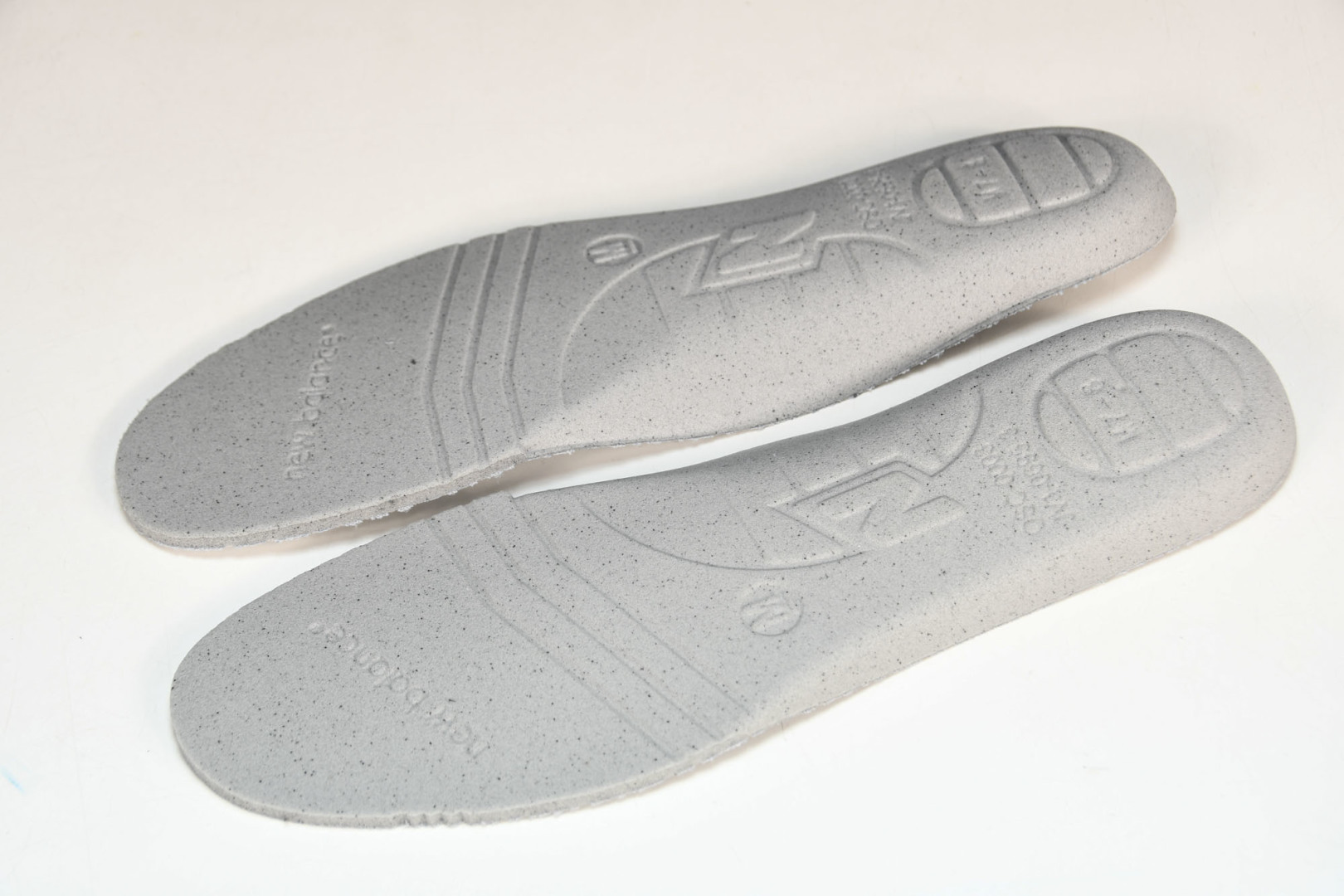  New Balance 1906系列复古老爹风休闲运动慢跑鞋 M1906RK 尺码 36 37 37.