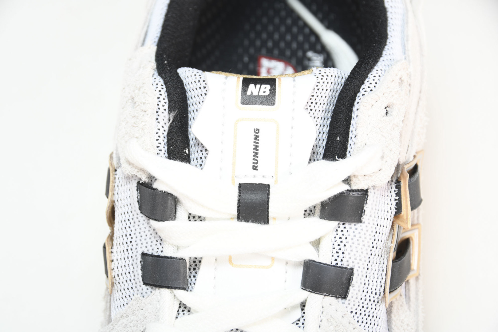  New Balance 1906系列复古老爹风休闲运动慢跑鞋 M1906RR 尺码 36 37 37.