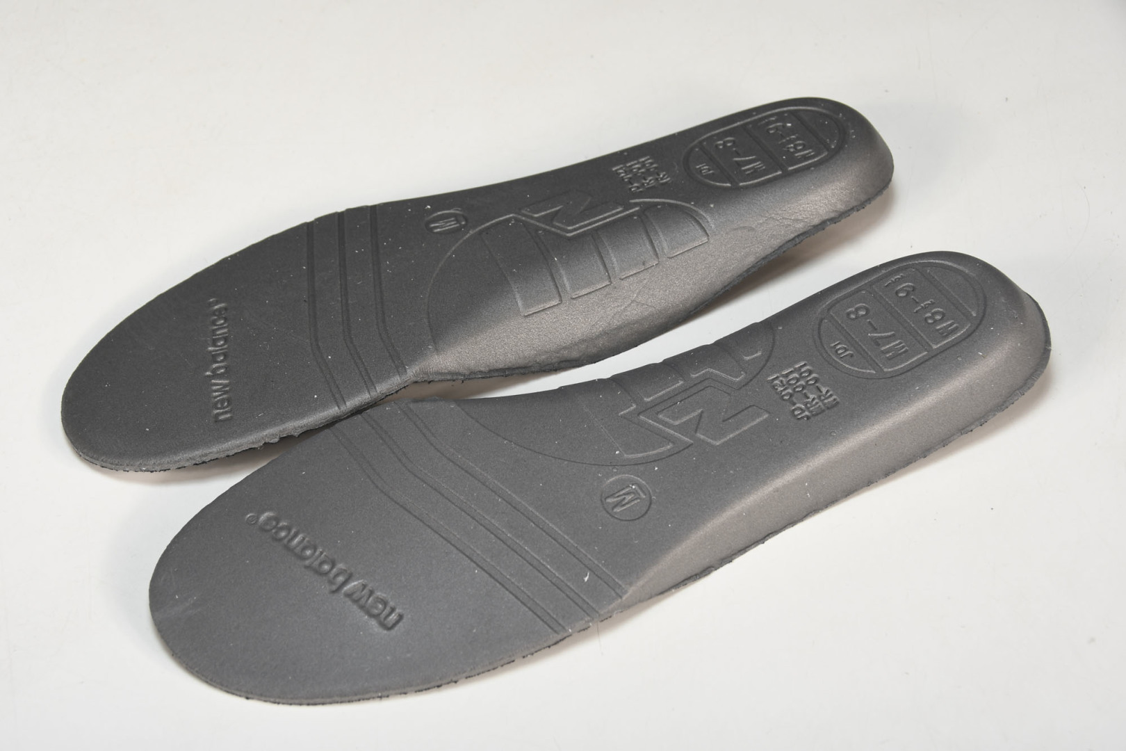  New Balance 1906系列复古老爹风休闲运动慢跑鞋 M1906RR 尺码 36 37 37.