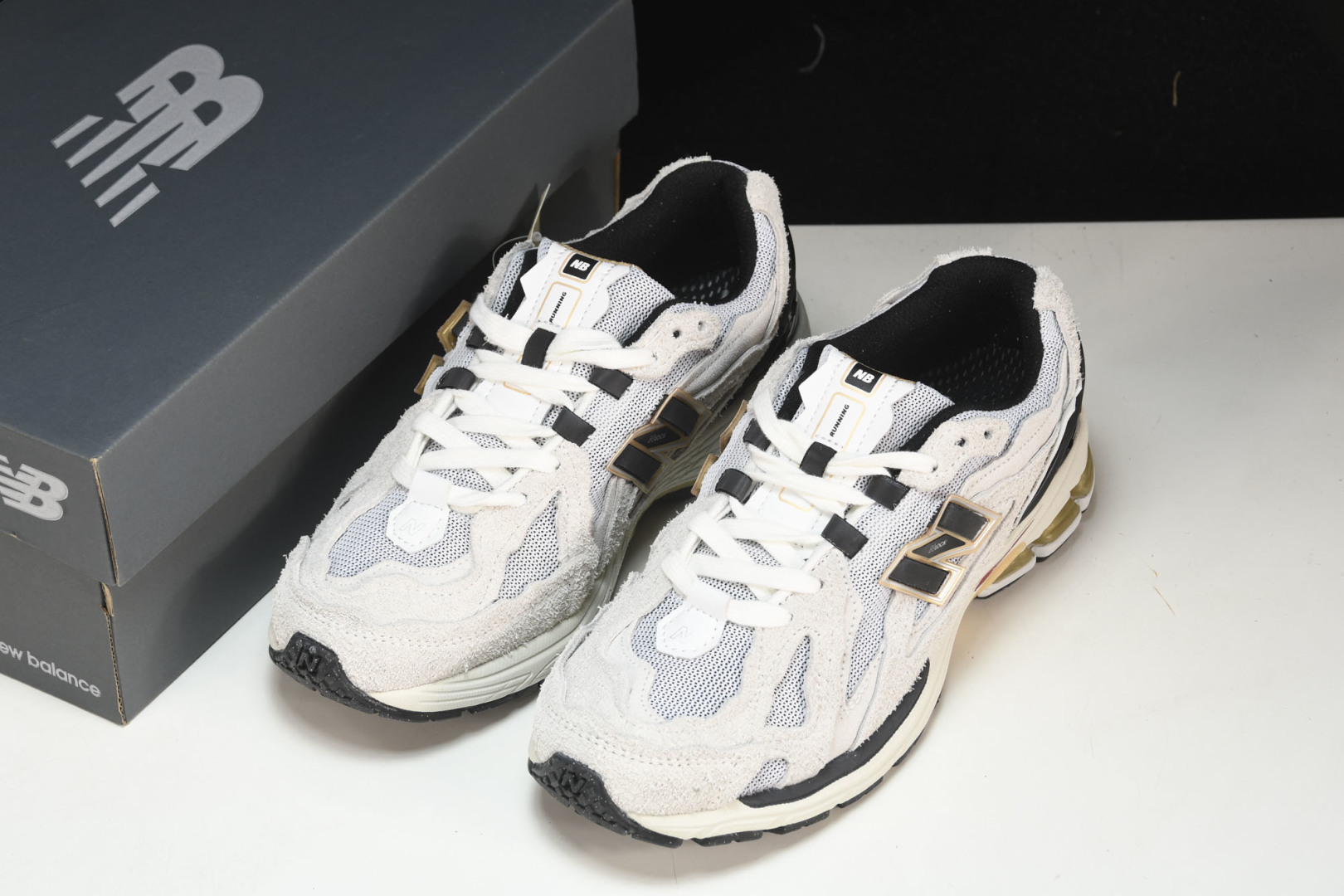  New Balance 1906系列复古老爹风休闲运动慢跑鞋 M1906RR 尺码 36 37 37.