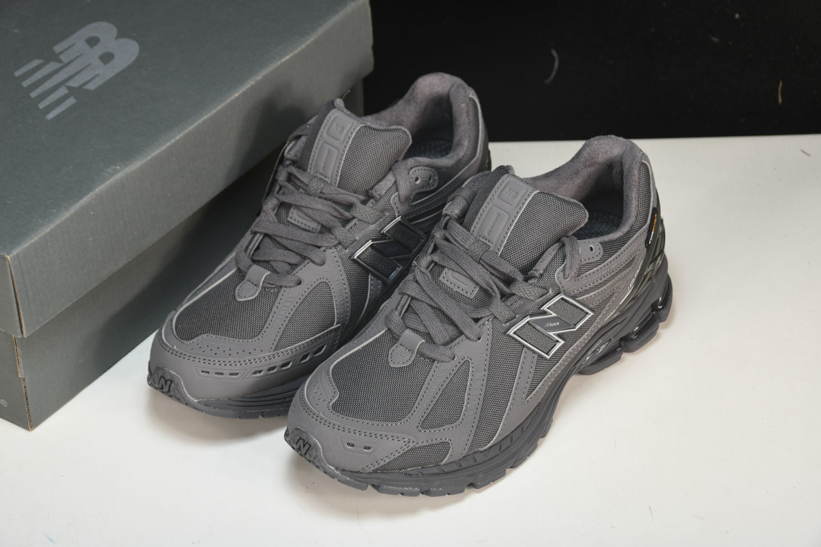  New Balance 1906系列复古老爹风休闲运动慢跑鞋 M1906RU 尺码 36 37 37.