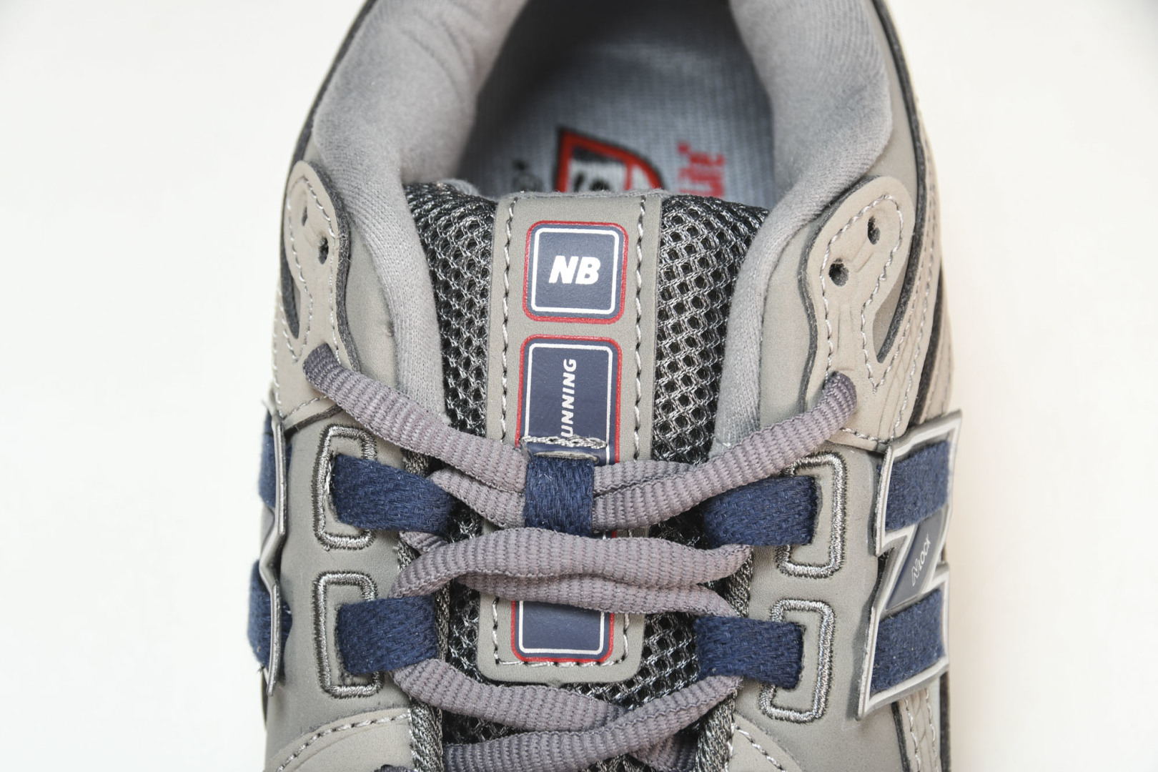  New Balance 1906系列复古老爹风休闲运动慢跑鞋 W1906RB 尺码 36 37 37.