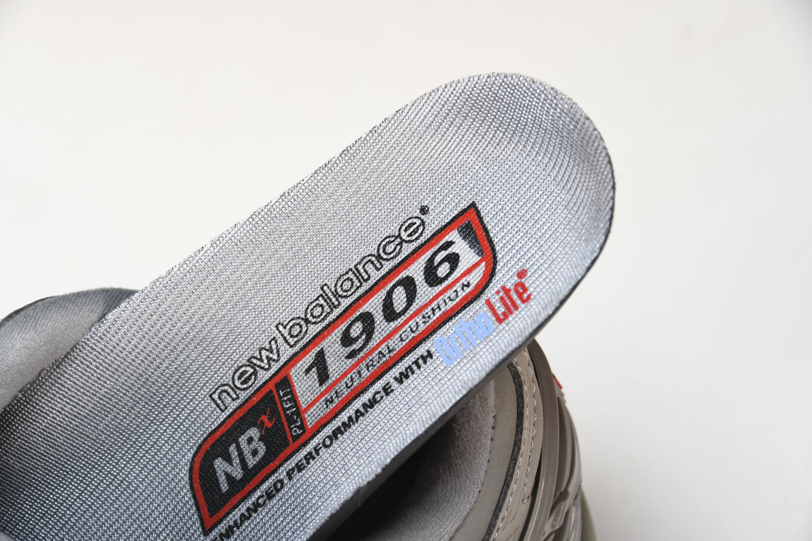  New Balance 1906系列复古老爹风休闲运动慢跑鞋 W1906RB 尺码 36 37 37.