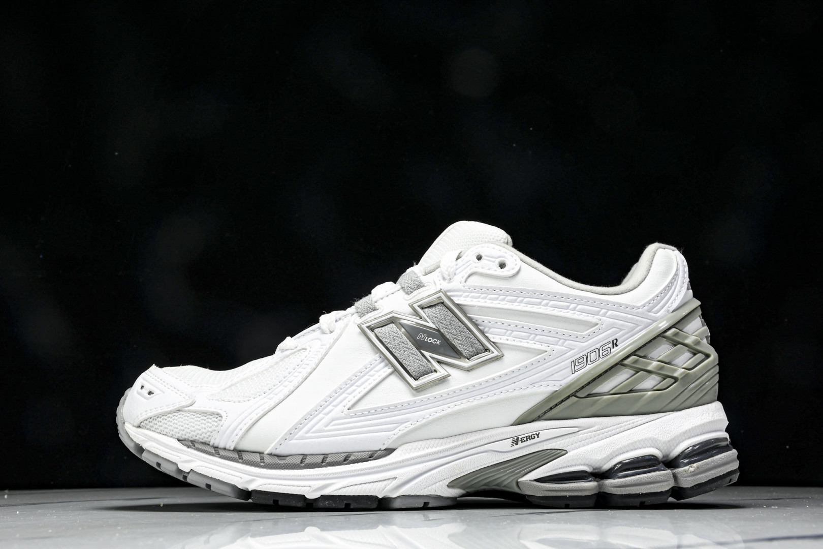  New Balance NB 1906R 白色灰色 男女鞋 M1906RE 尺码 36 37 37.5