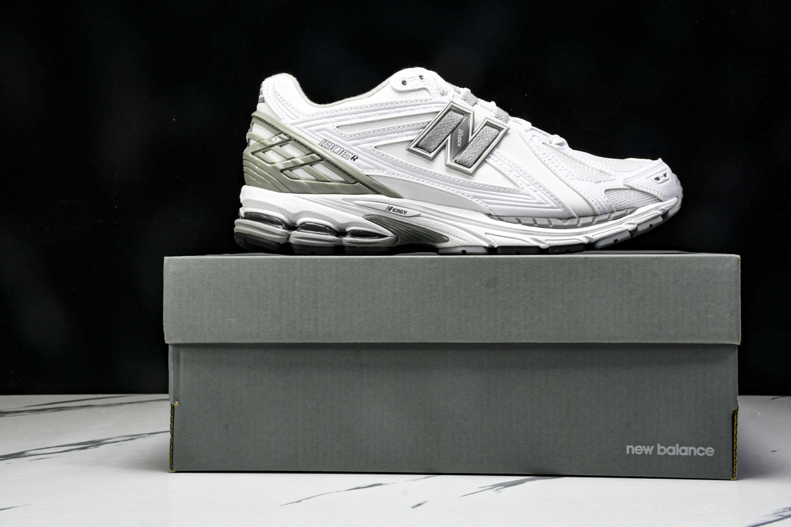  New Balance NB 1906R 白色灰色 男女鞋 M1906RE 尺码 36 37 37.5