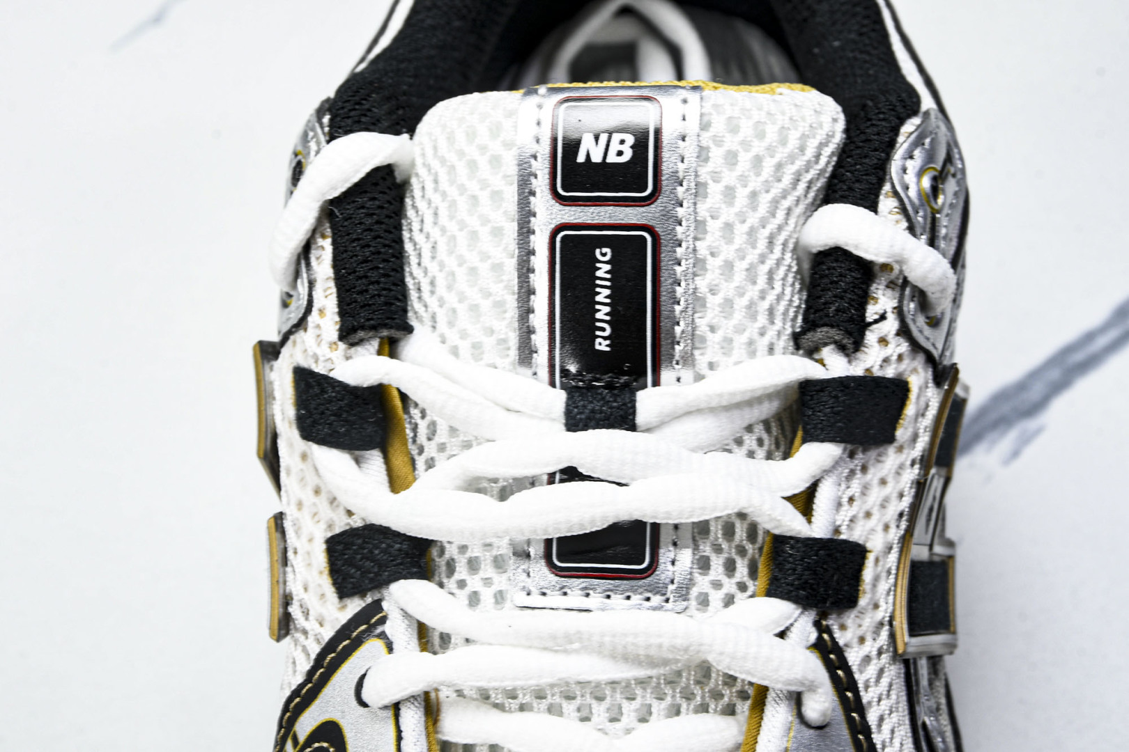  New Balance NB 1906R 白色银色  男女鞋 M1906RA 尺码 36 37 37.