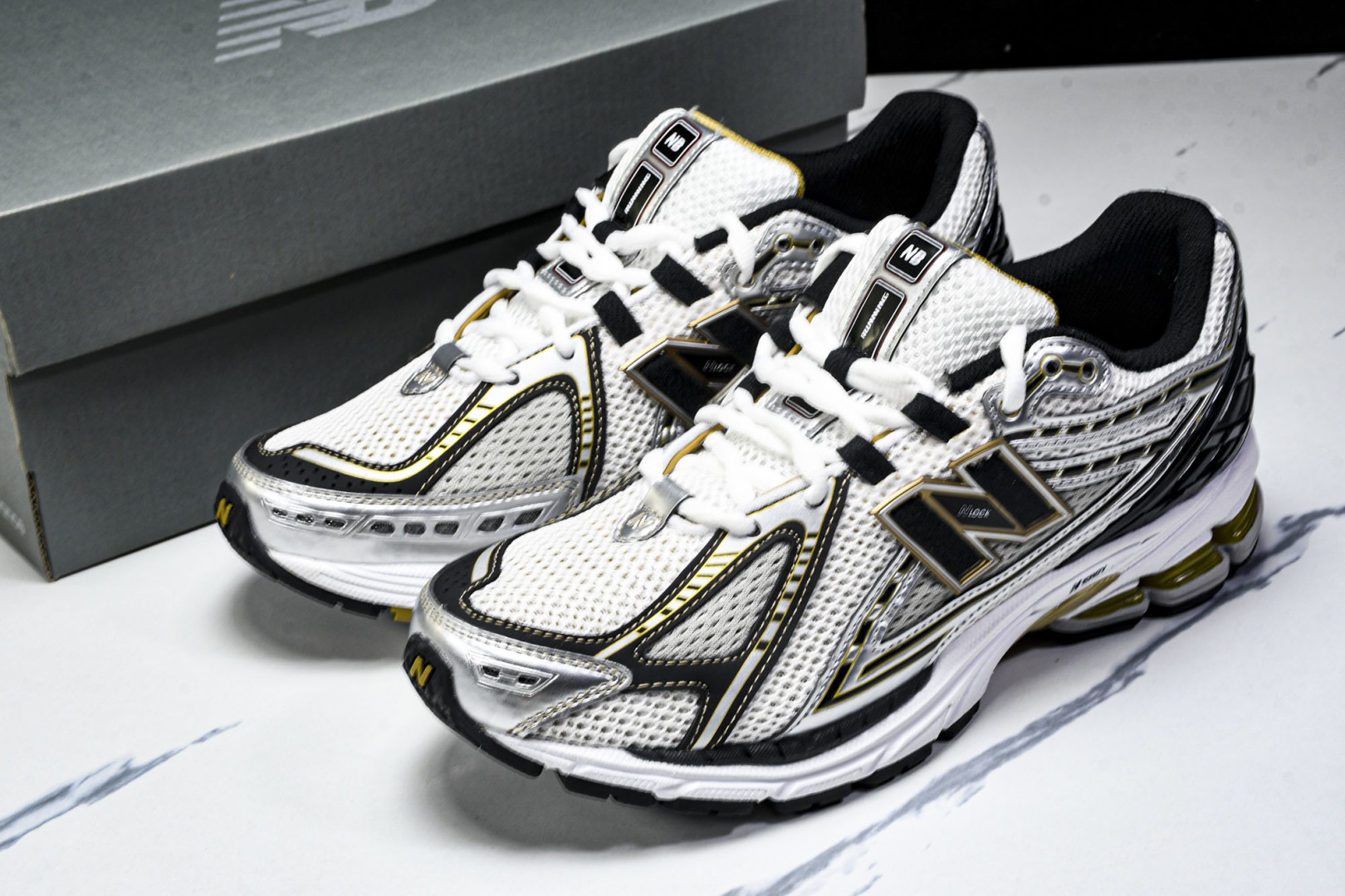  New Balance NB 1906R 白色银色  男女鞋 M1906RA 尺码 36 37 37.