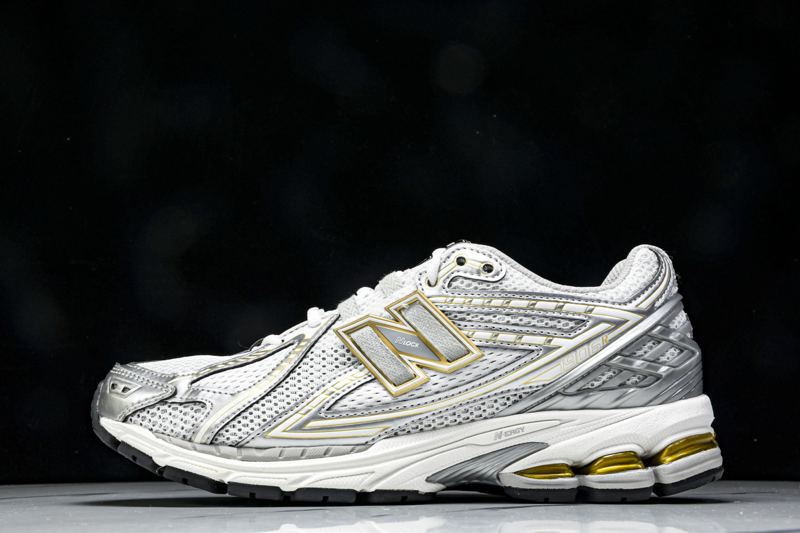  New Balance NB 1906R 白色银色 男女鞋 M1906RI 尺码 36 37 37.5