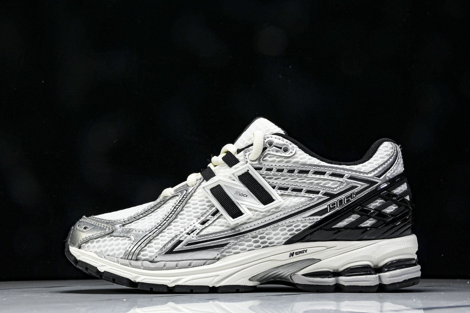 New Balance NB 1906R 白色银色黑色  男女鞋 M1906RCA 尺码 36 37 