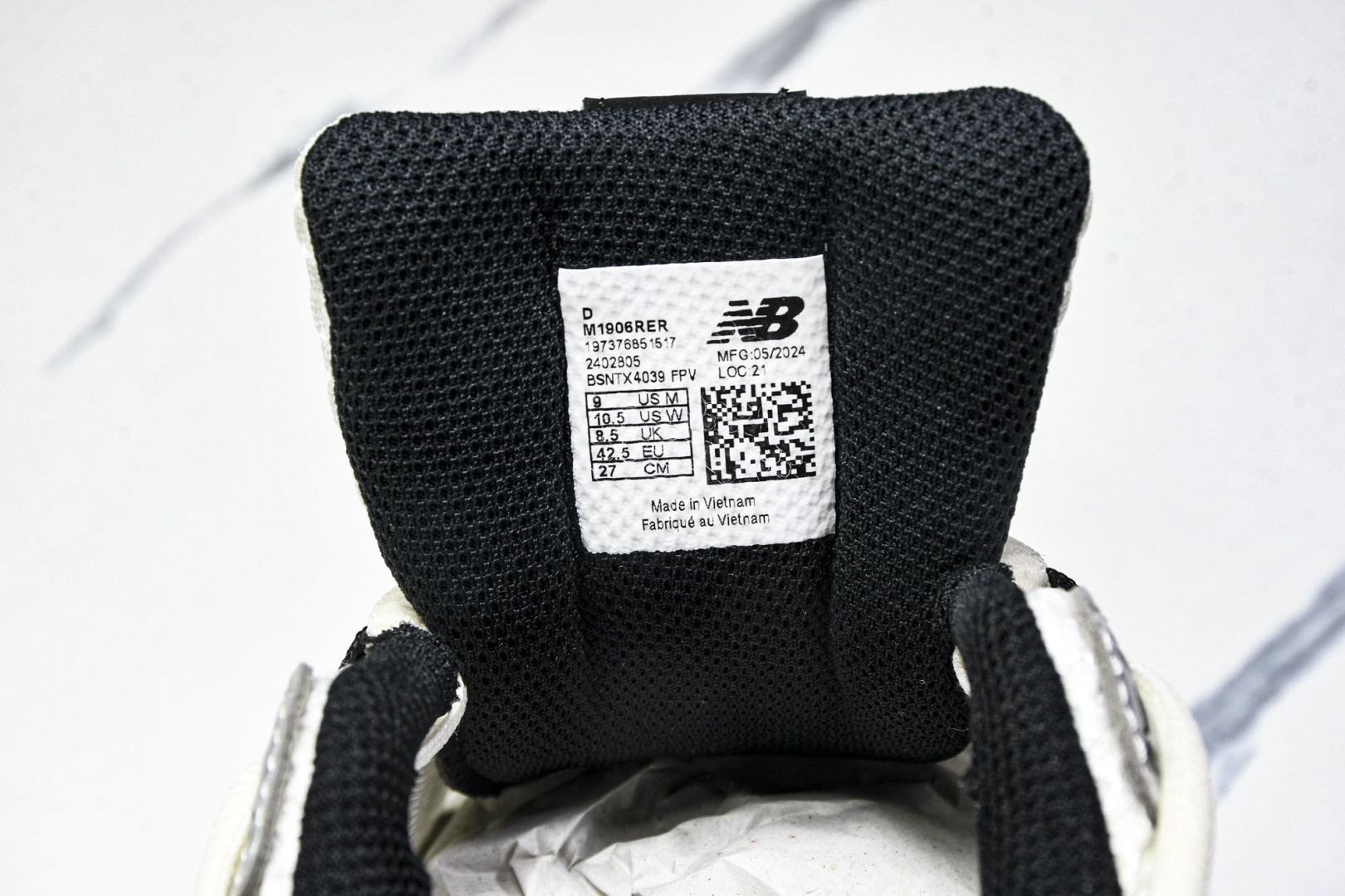  New Balance NB 1906R 白色银色黑色  男女鞋 M1906RCA 尺码 36 37 