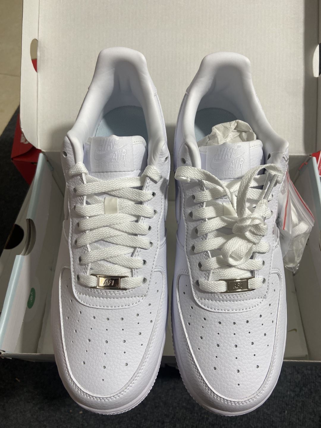AF1 Drake联名 尺码：35.5-47.5

纯原版出品-NOCTA x NK Air Force