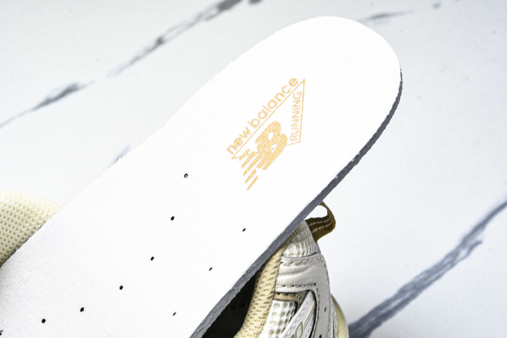   New Balance 530 灰白 MR530AA 尺寸 36 37 37.5 38 38.5 3