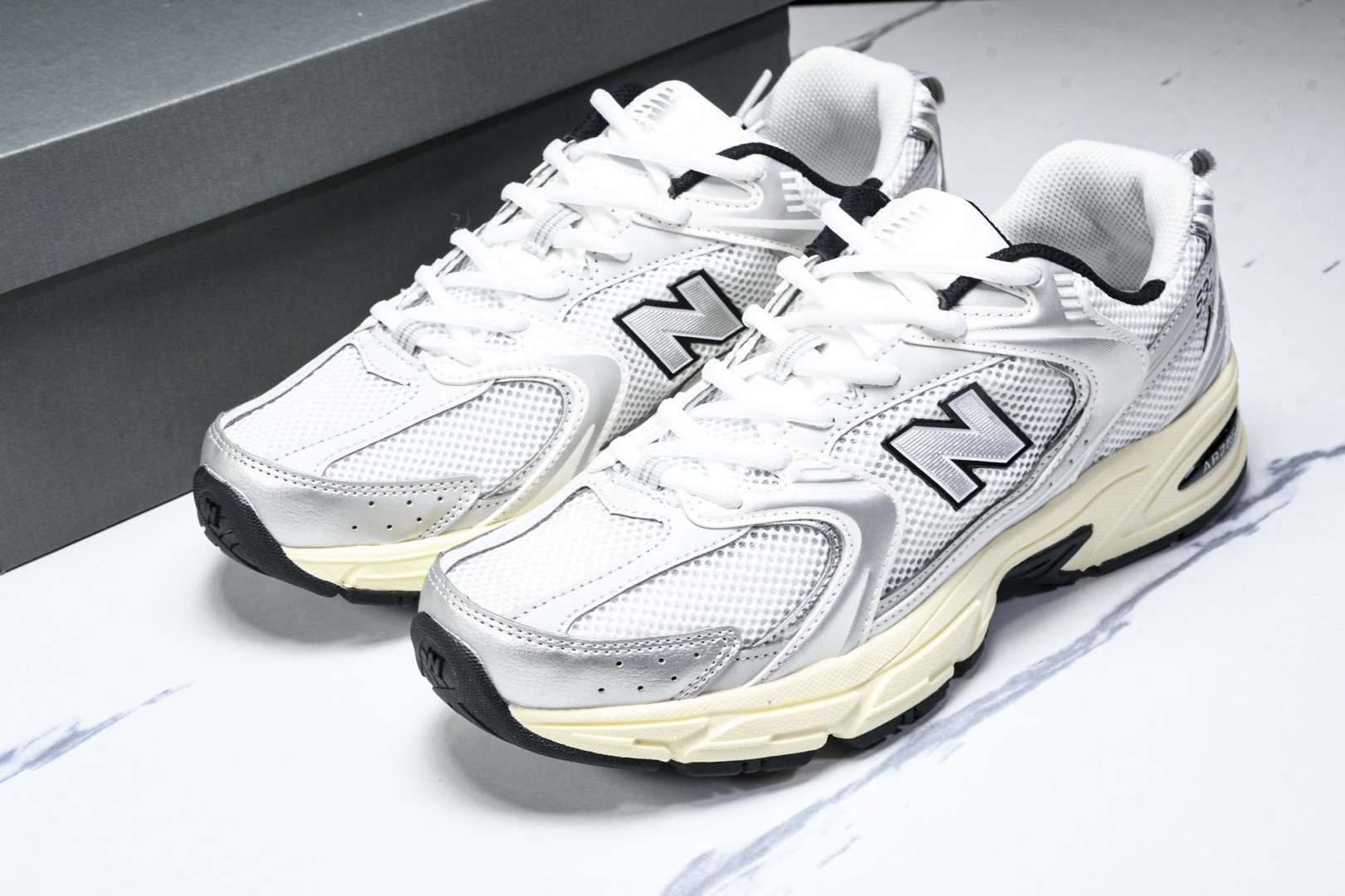   New Balance 530 银色 MR530TA 尺寸 36 37 37.5 38 38.5 3